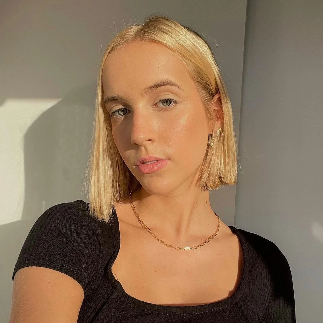 5. Golden Micro Bob (klassischer Bob-Schnitt)