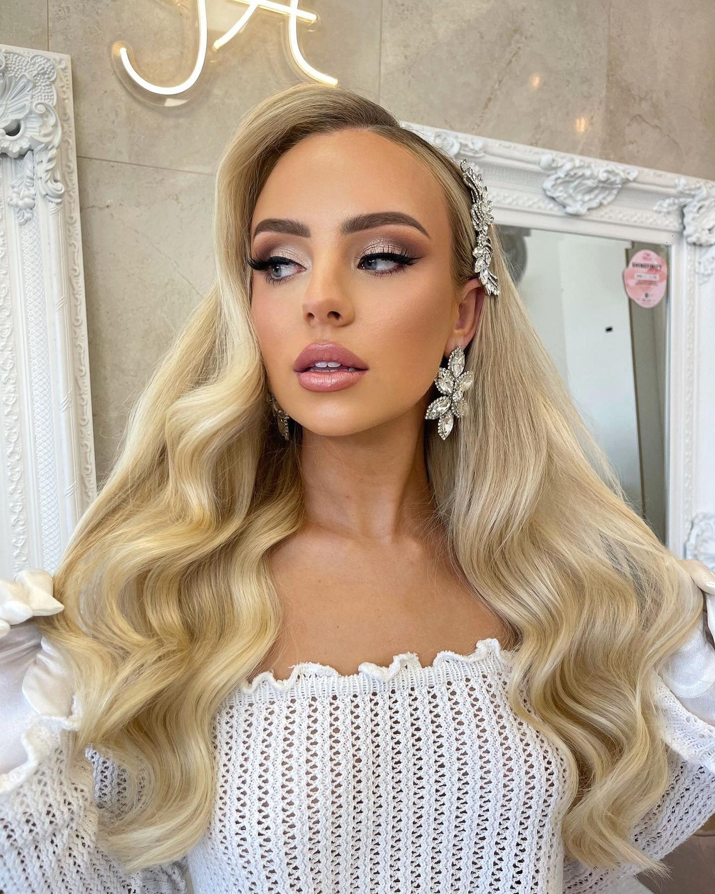 5. Platin-Seitenwellen mit Seitengewehr (Glamwellen Frisuren)