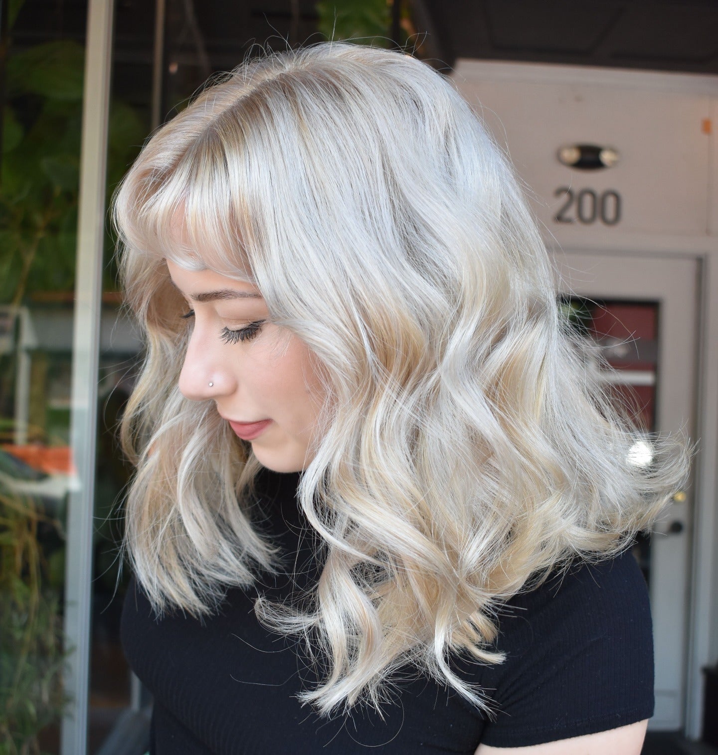 5. Platinwelliger Bob mit Baby -Pony (Platinblondes Haar)