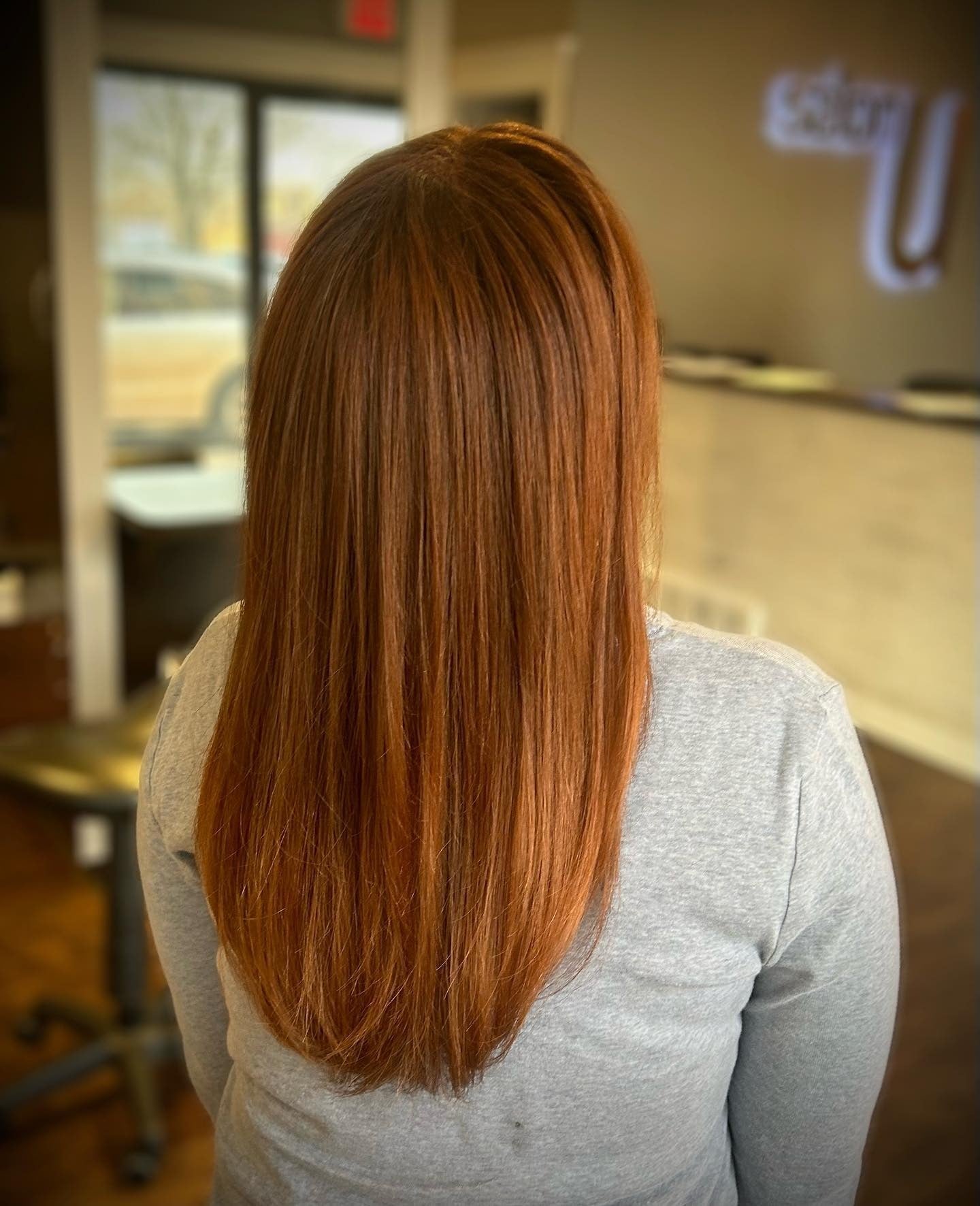 5. Schlanke Zimtschichten auf glattem Haar (Zimthaarfarbe)