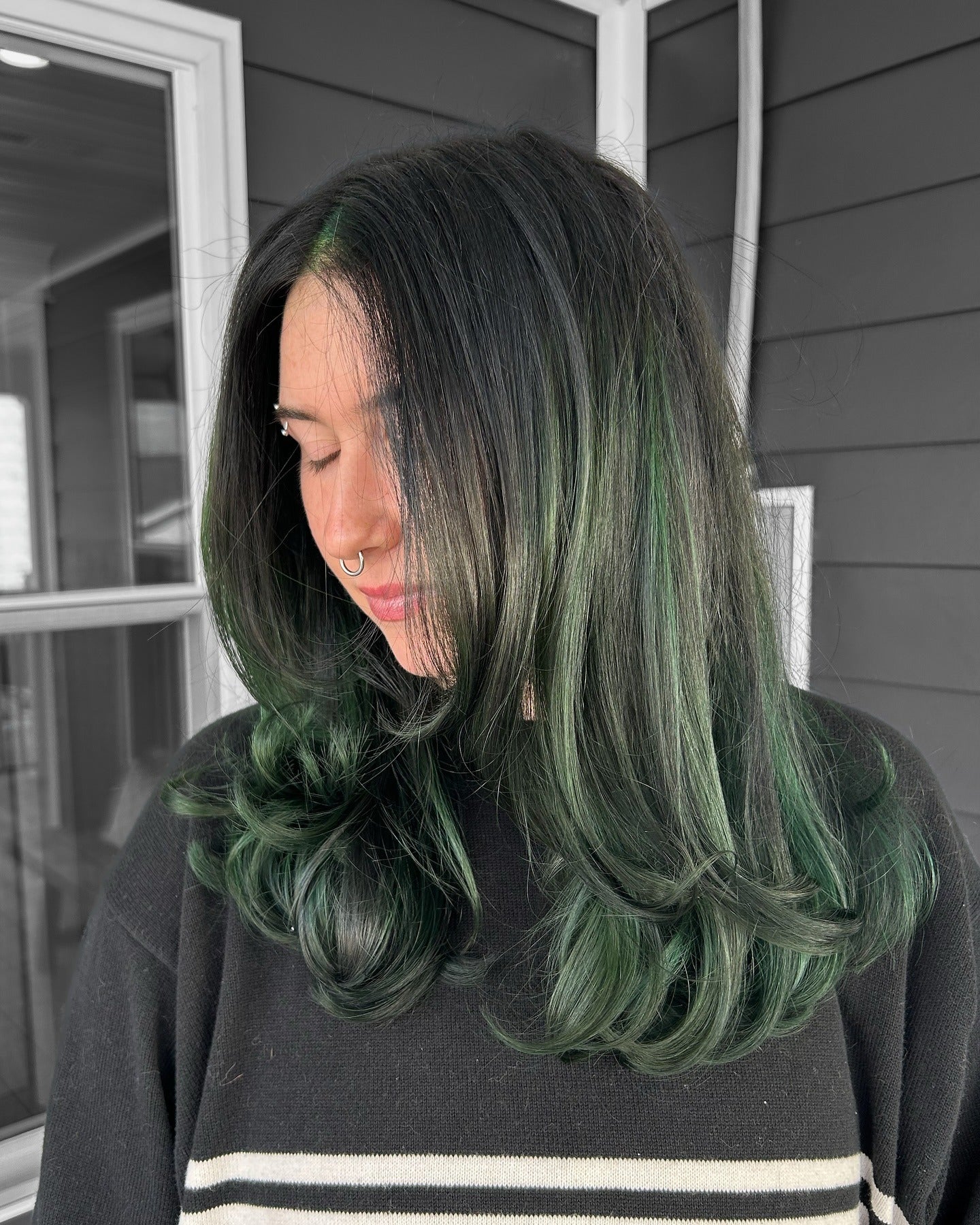 5. subtiles grünes Schicht Finish (grüne Haarfarbe)