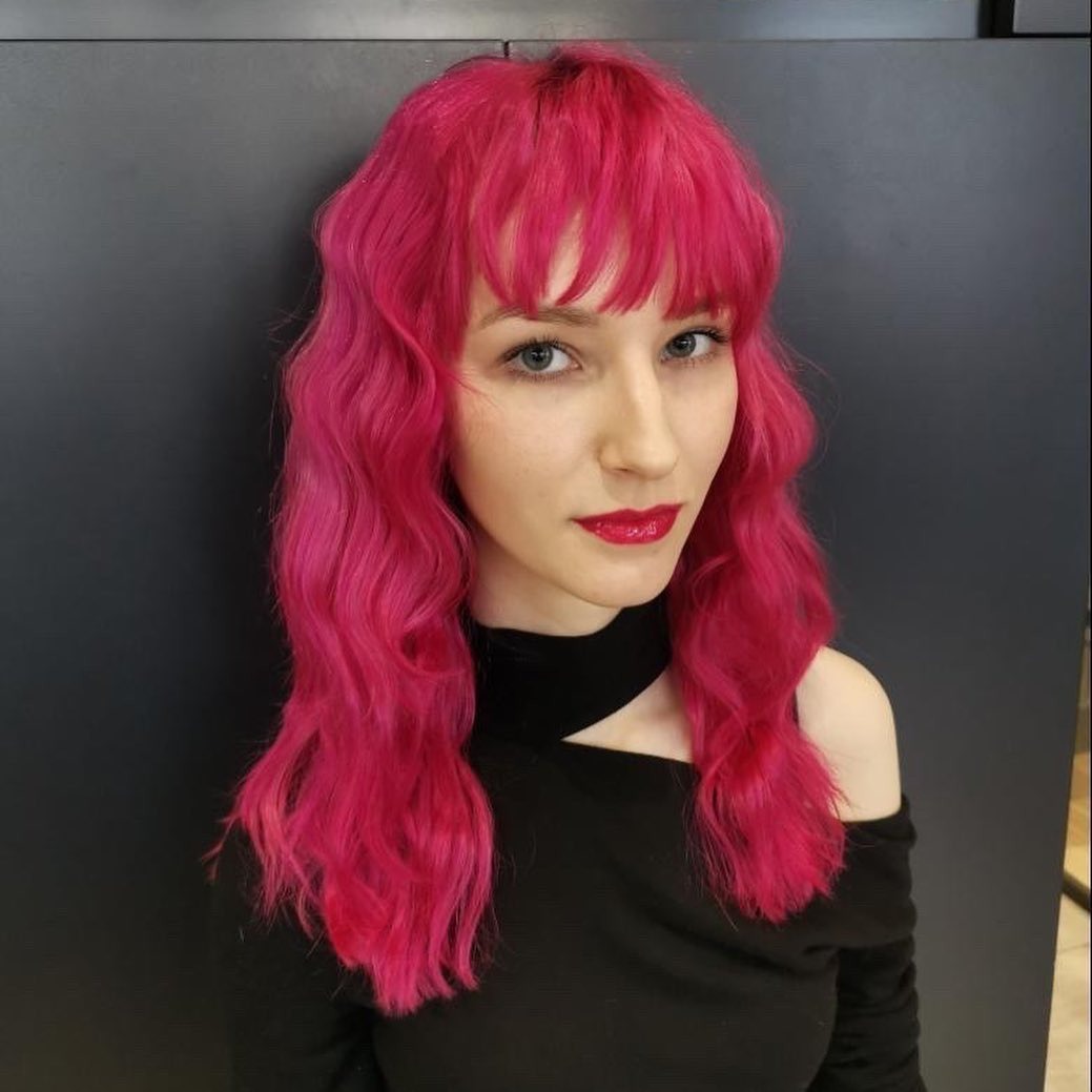 5. Strukturierte Magenta -Wellen mit wispy Pony (Magenta Haarfarbe)