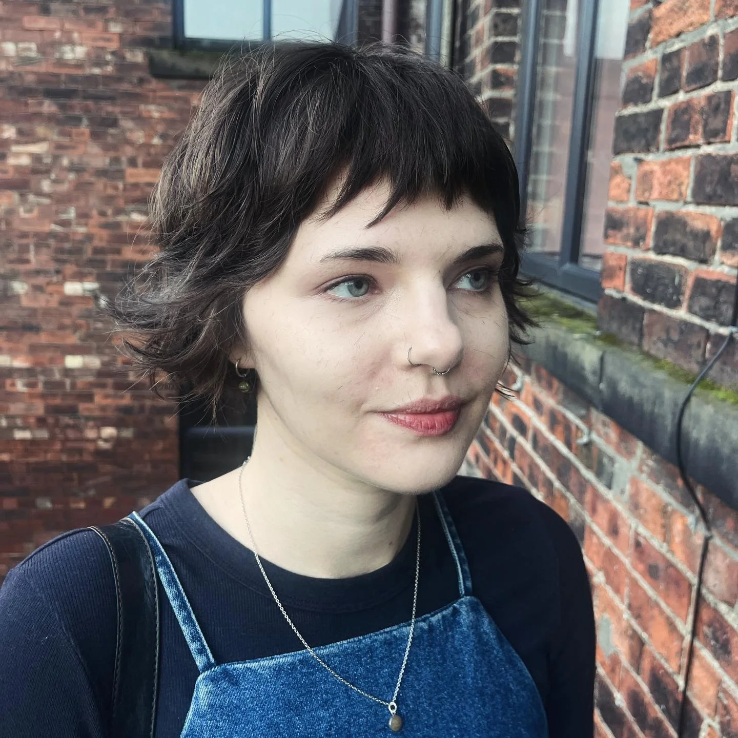 5. Zerzauster französischer Bob mit kurzen Fransen in Espressobraun (französisches Bob-Haar)