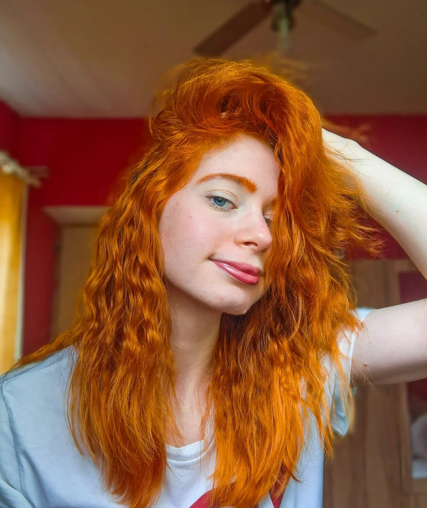 5. Lebhafte orange-kupferfarbene Shag Waves (Ingwer-Haarfarbe)