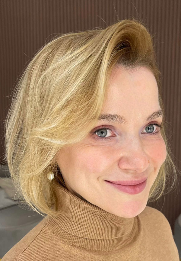 Layered Bob Frisur, kurzer Haarschnitt für Frauen über 40, Layered Bob für Frauen über 40