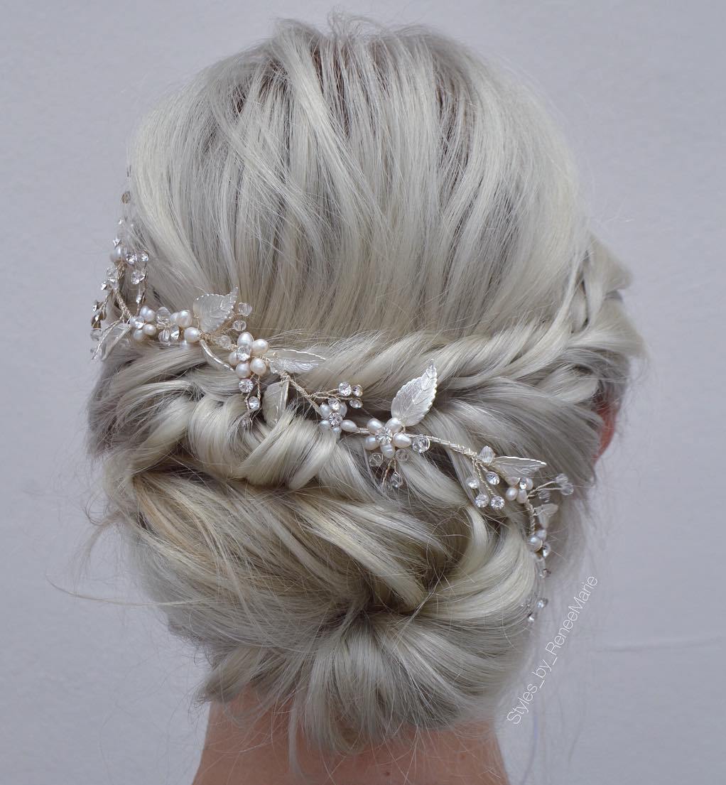 26 Hochzeitshaar Hochsteckfrisuren für elegante Bräute Hochzeit niedrig verdrehte Brötchen