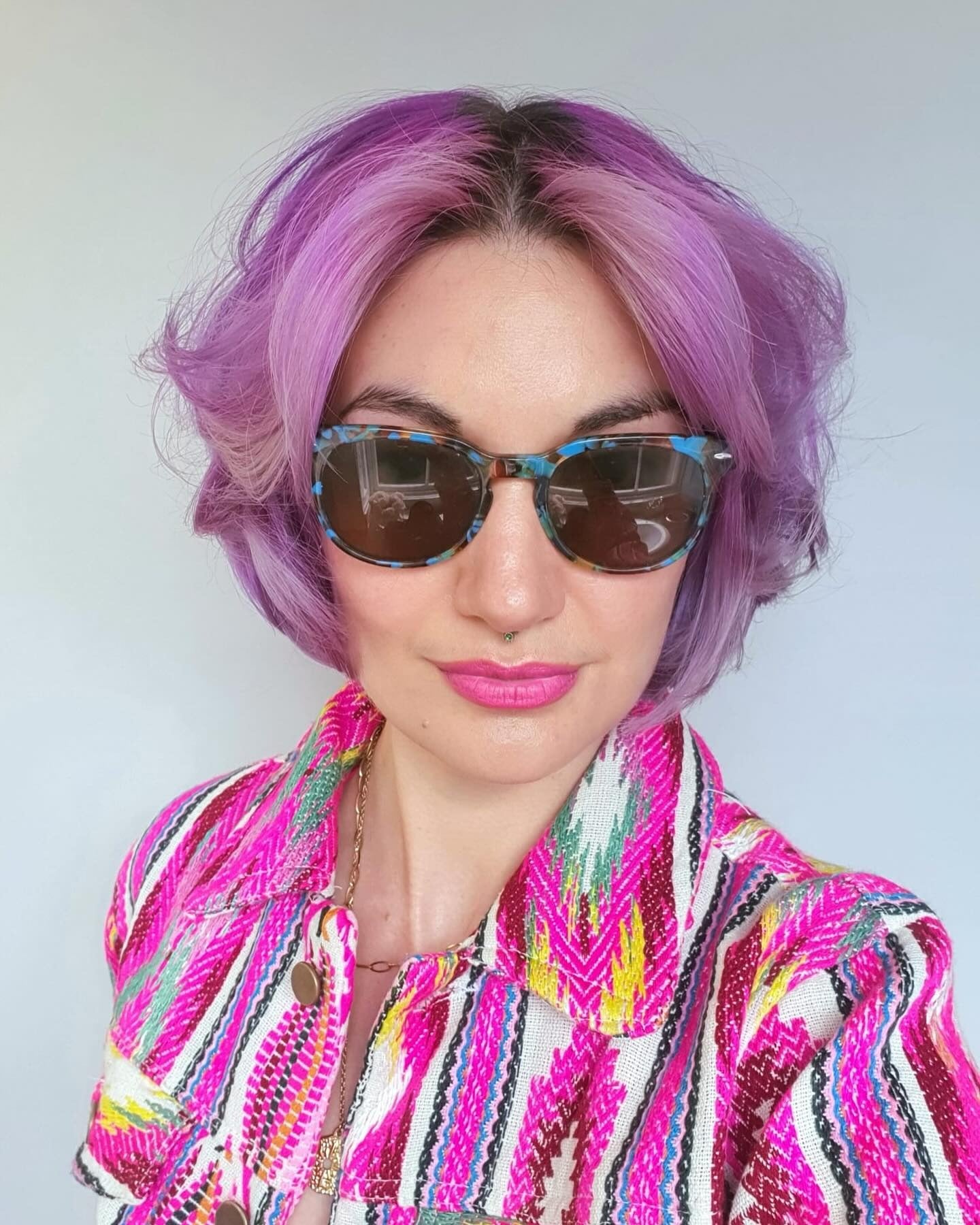 6. Bubble Bob mit Lavendel-Pink-Farbschmelze (kurzes, abgehacktes Haar)