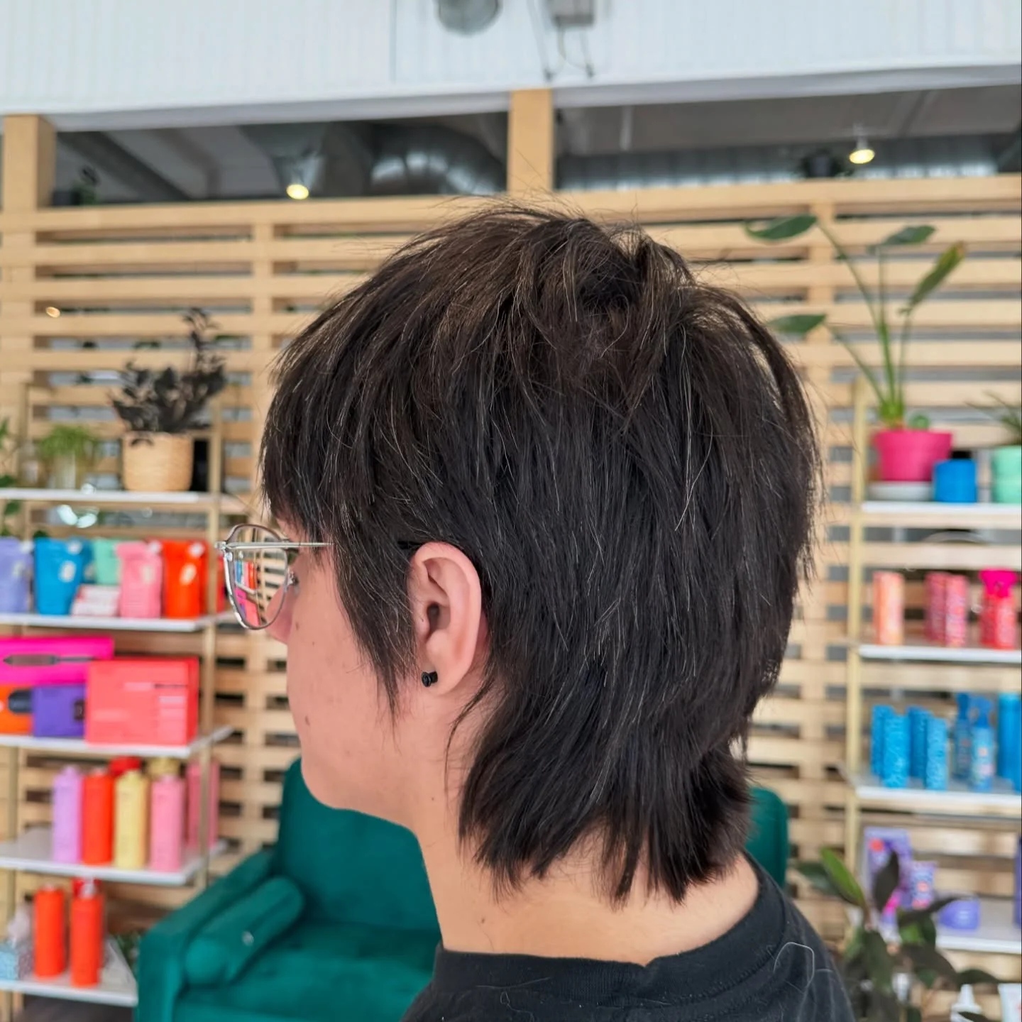6. Charcoal Shag Mullet Pixie (Shaggy Pixie-Frisuren)