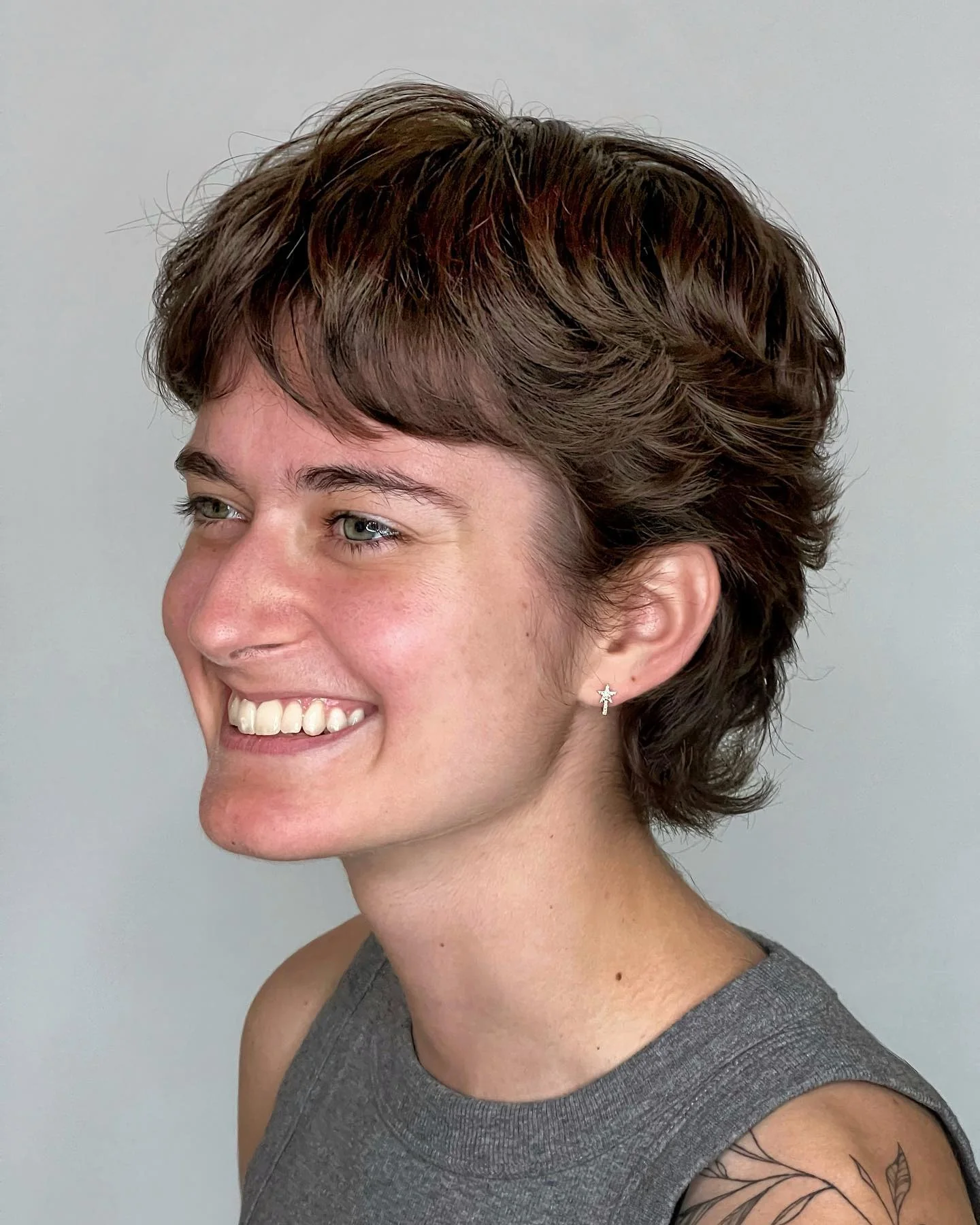 6. Kastaniengefiederter Wolf (kurzer Wolfsschnitt)