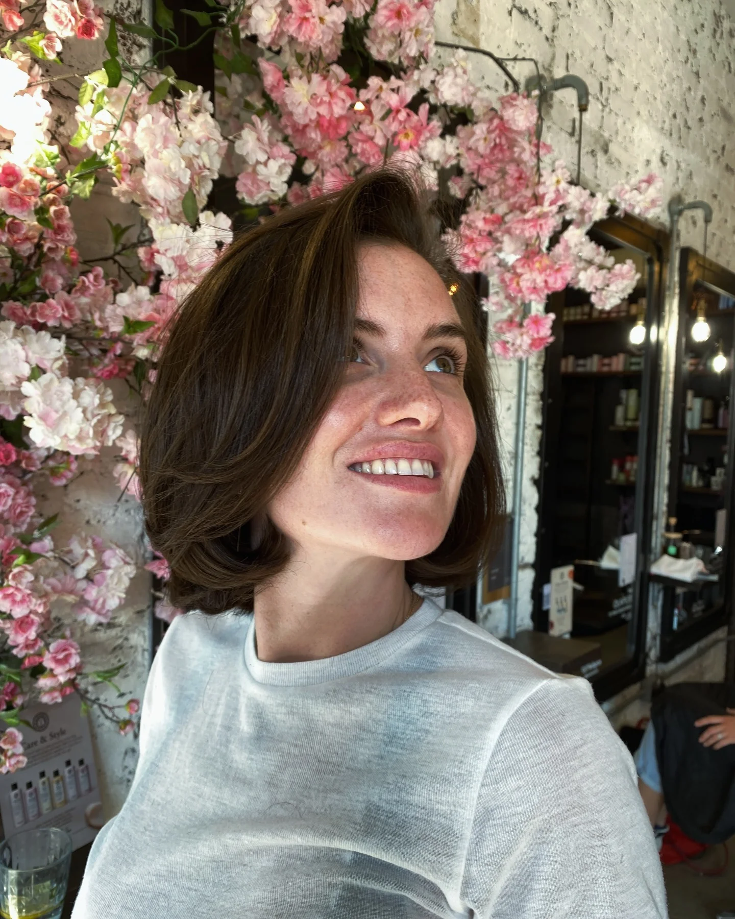 6. Klassischer brünettes Bob mit polierter Sprungkraft (Bouncy Bob Hair)