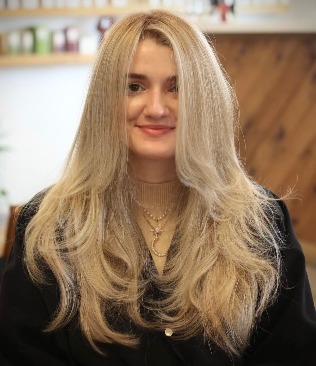 6. Cremig-blonde Luxus-Schichten (flauschige Frisuren)