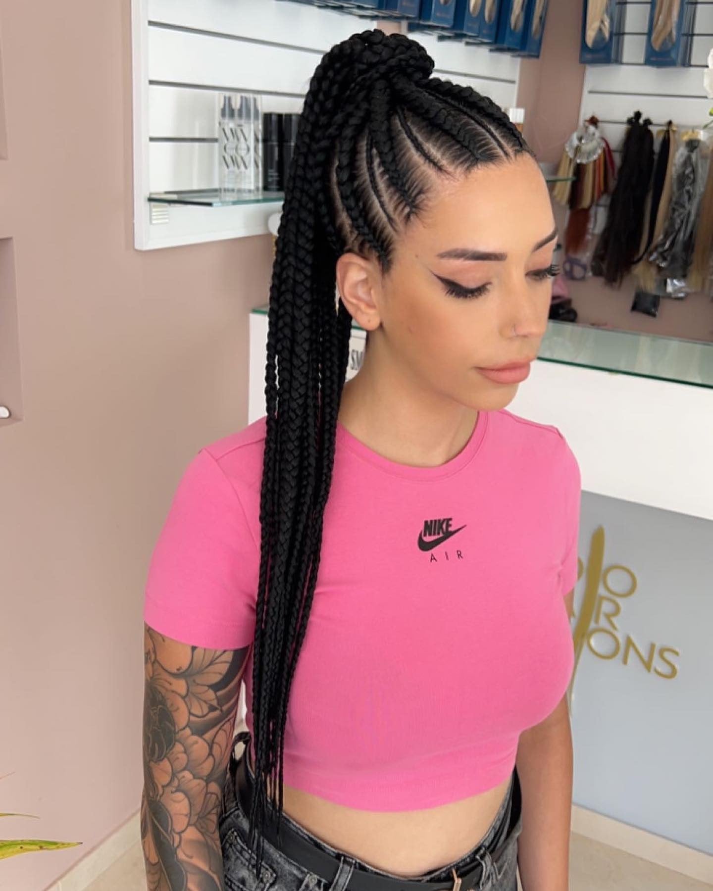 6. Langer Cornrow -Pferdeschwanz (Cornrow Frisuren)