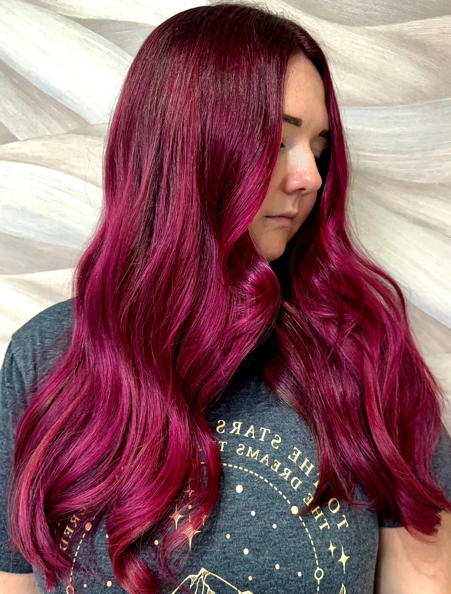 6. Lange Magenta-Schichten mit natürlichem Verlauf (Magenta-Haarfarbe)