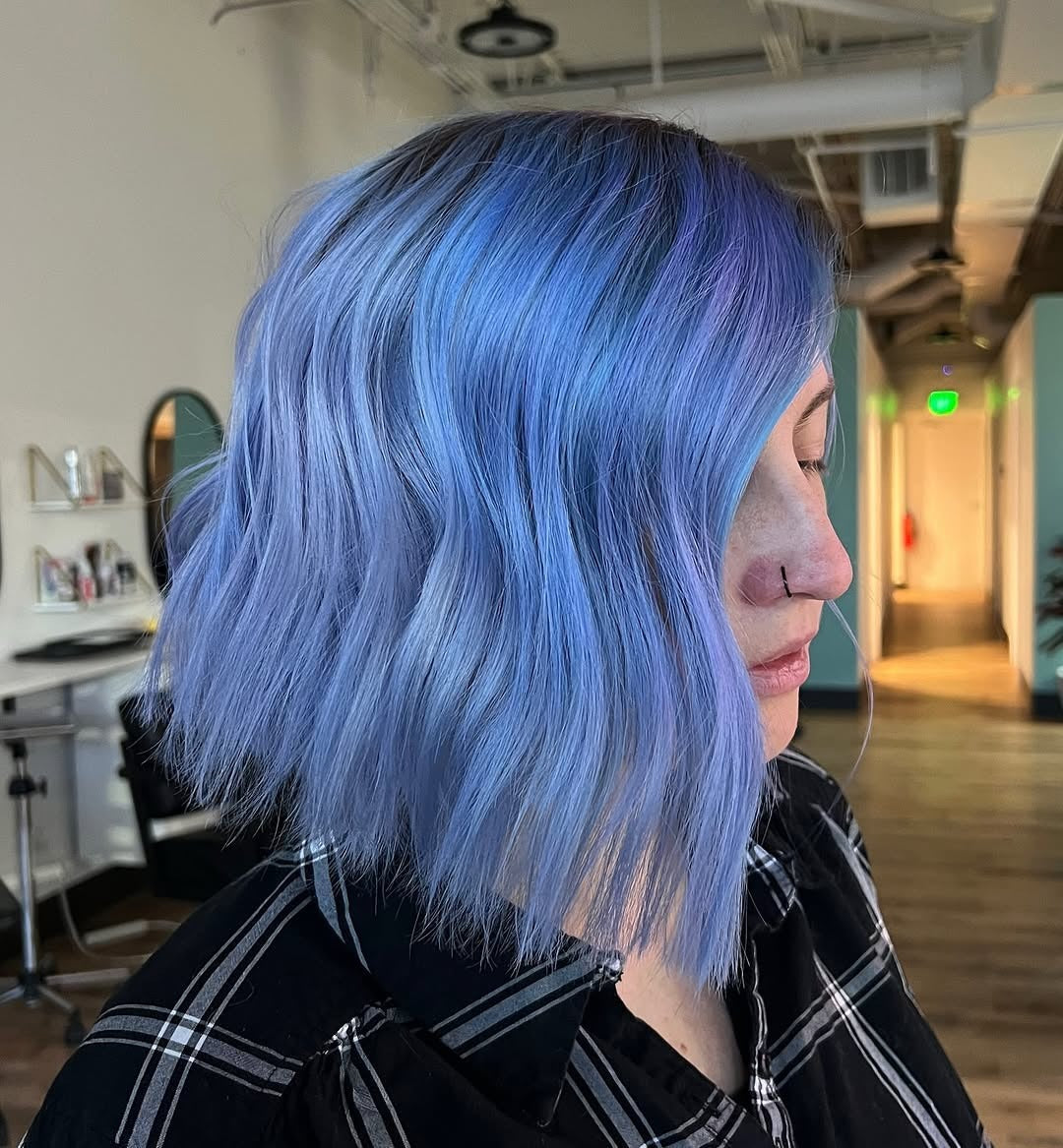 6. Periwinkle gewinkte Bob (blaue Haarfarbe)