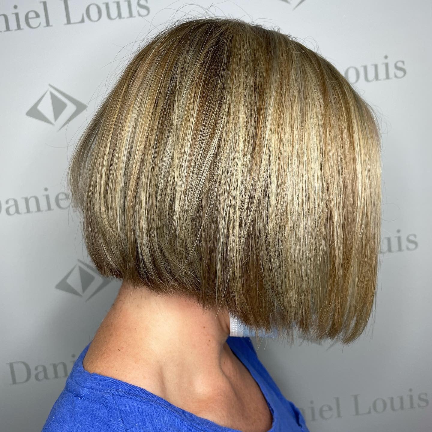 6. Polished Honey Blonde Precision Bob (Kinnlänge Bob)