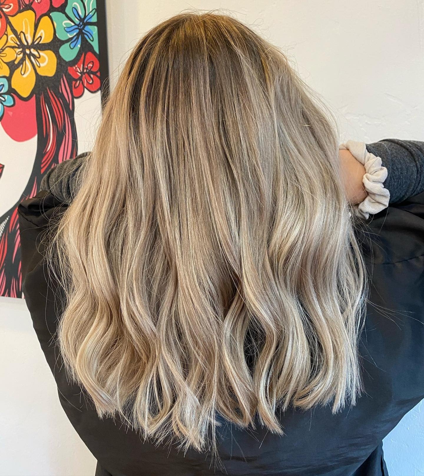 6. Weiche schmutzige Blondine mit butterartigen Akzenten (schmutzige blonde Haarfarbe)