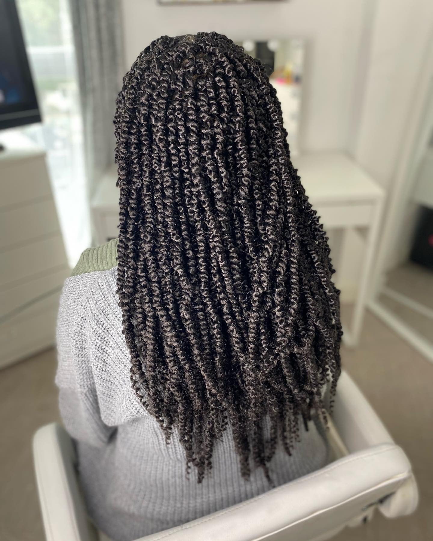 6. Frühlingswennungen mit voller Lautstärke (Twist Braid Frisuren)