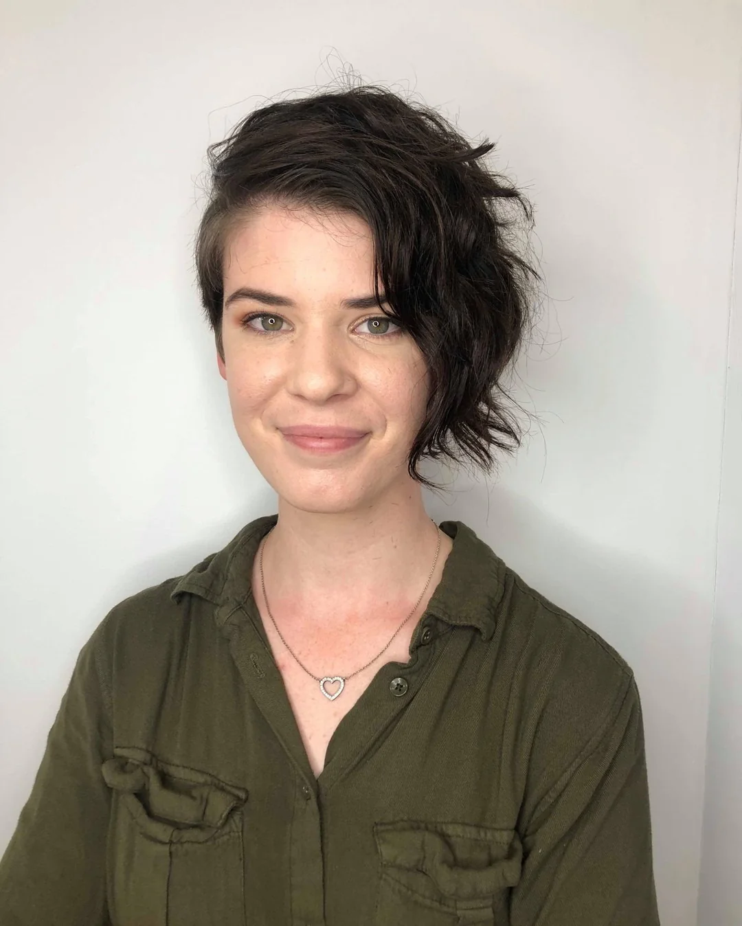 6. Strukturierter asymmetrischer Shag in warmem Braun (asymmetrische Frisuren)