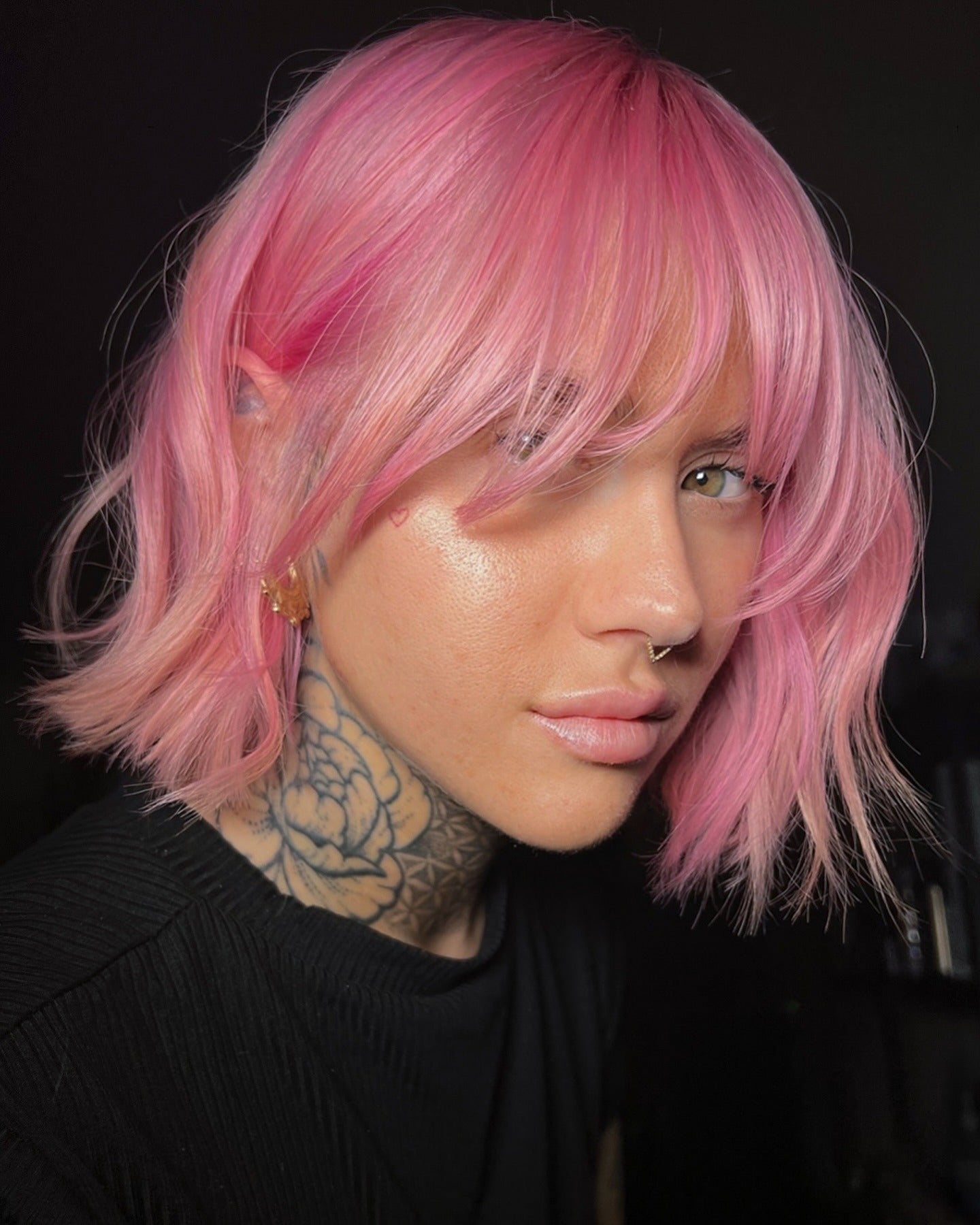 6. Tousled Cotton Candy Bob mit geschichteten Pony (Bob Frisuren mit Pony)