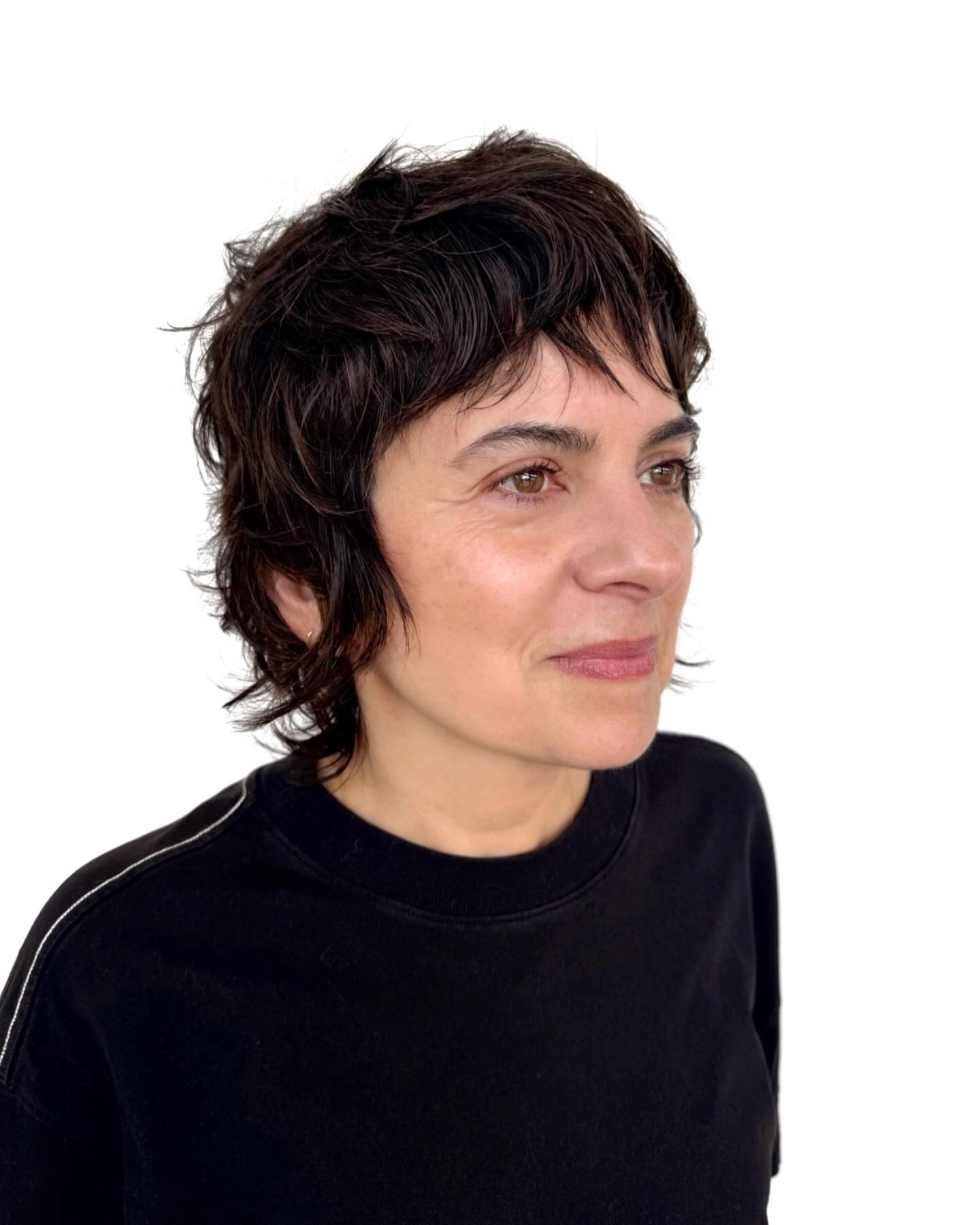 6. Tousled Razor Cut Pixie (Shaggy Pixie Haircut)