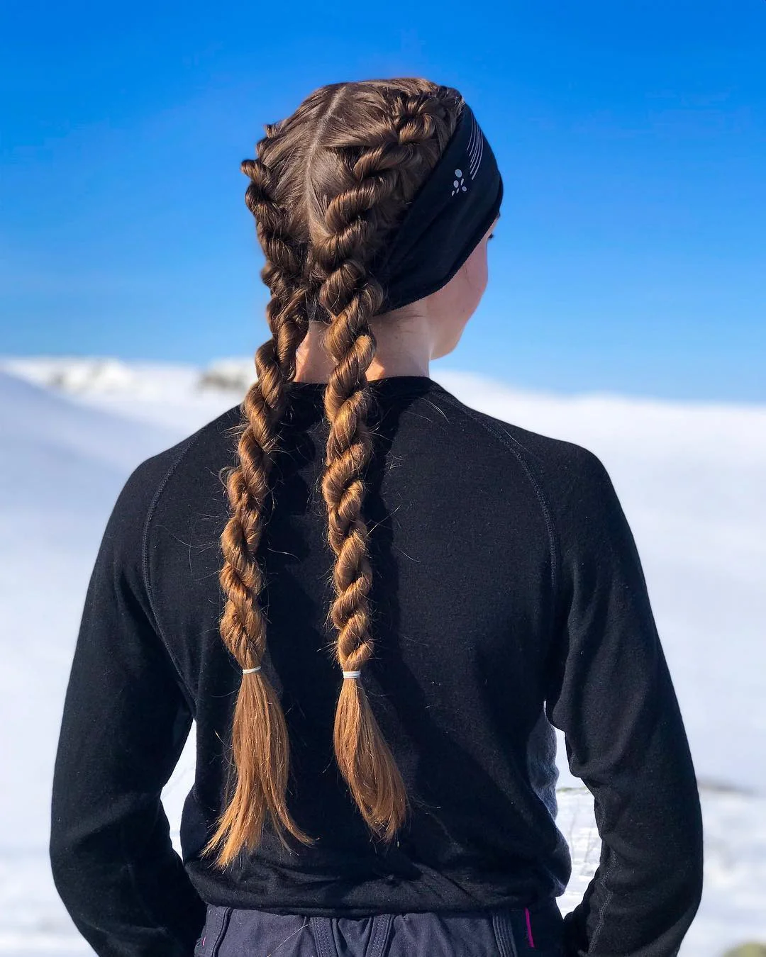 6. Twin Rope Braids auf mittelbraunem Haar (Rope Braid Frisuren)