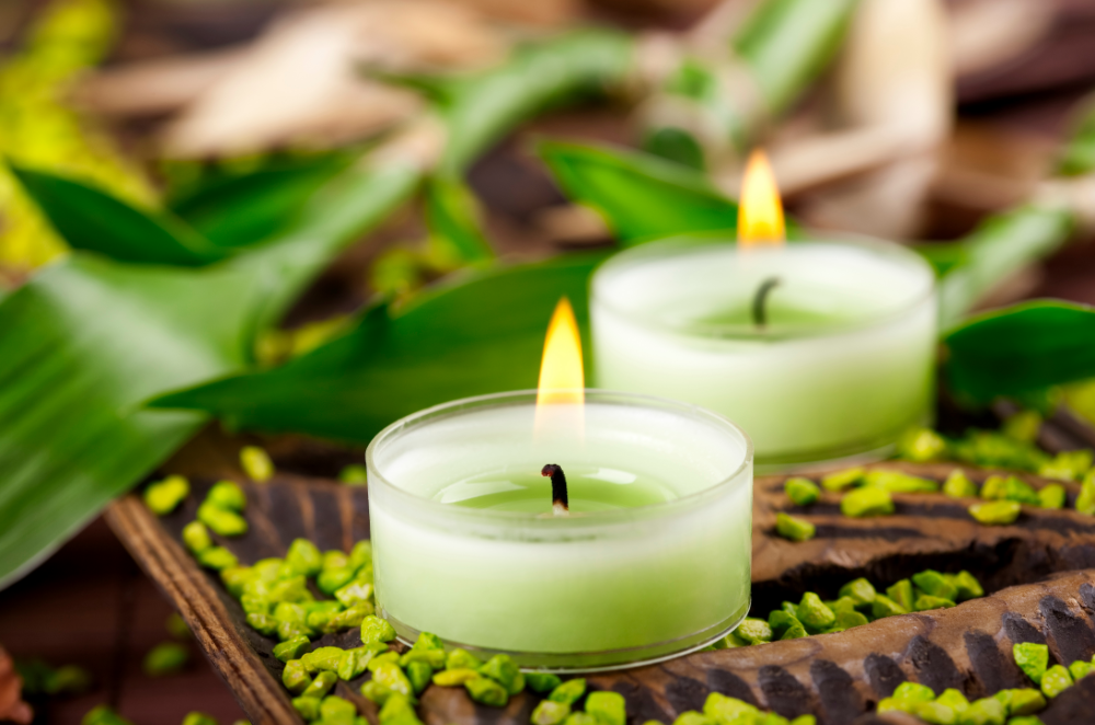 Fruchtige Kerzendüfte sind eine großartige Möglichkeit, die süße, saftige Essenz des Frühlings zu fangen