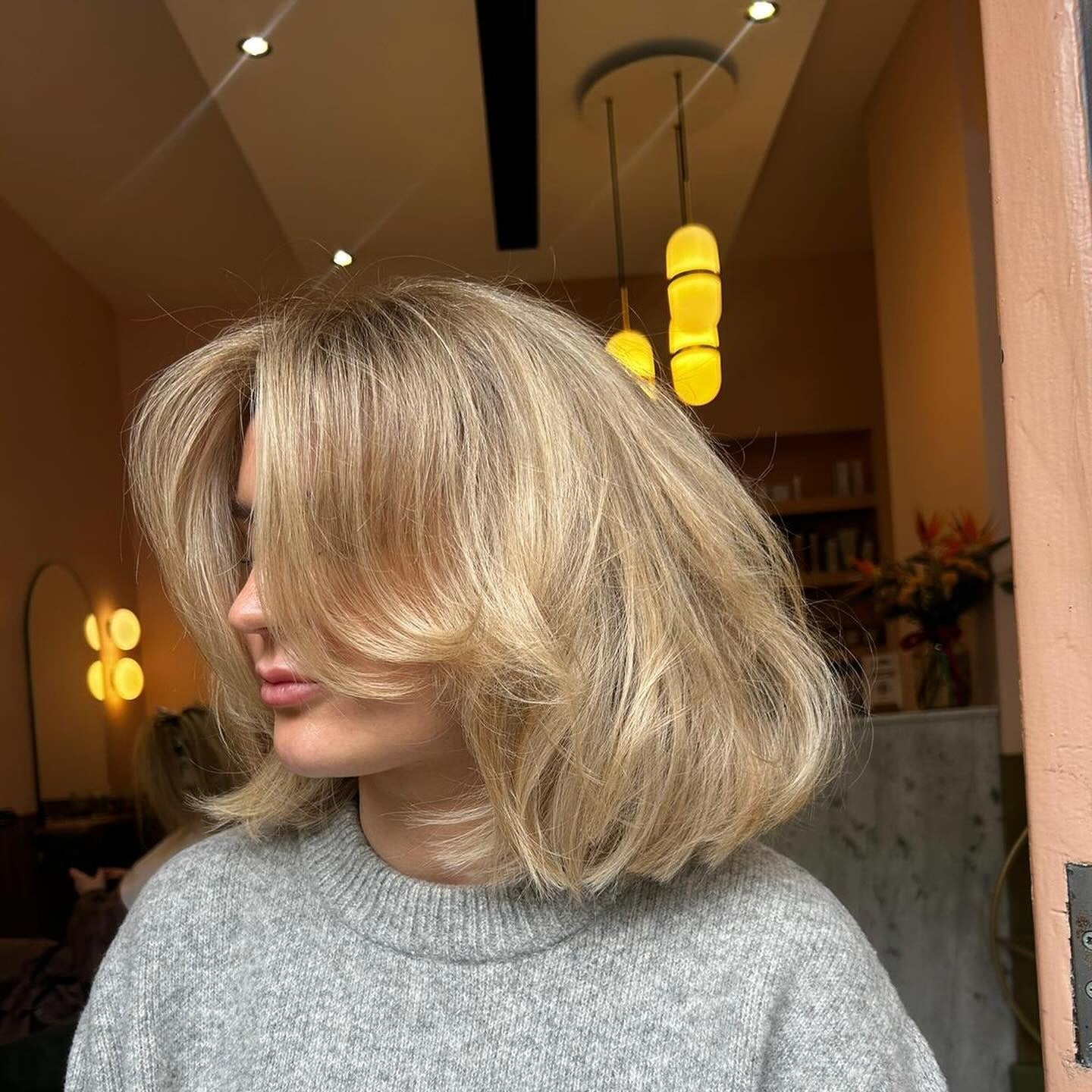 7. Blended Gold Mid Legth Blowout (altes Geldhaar)