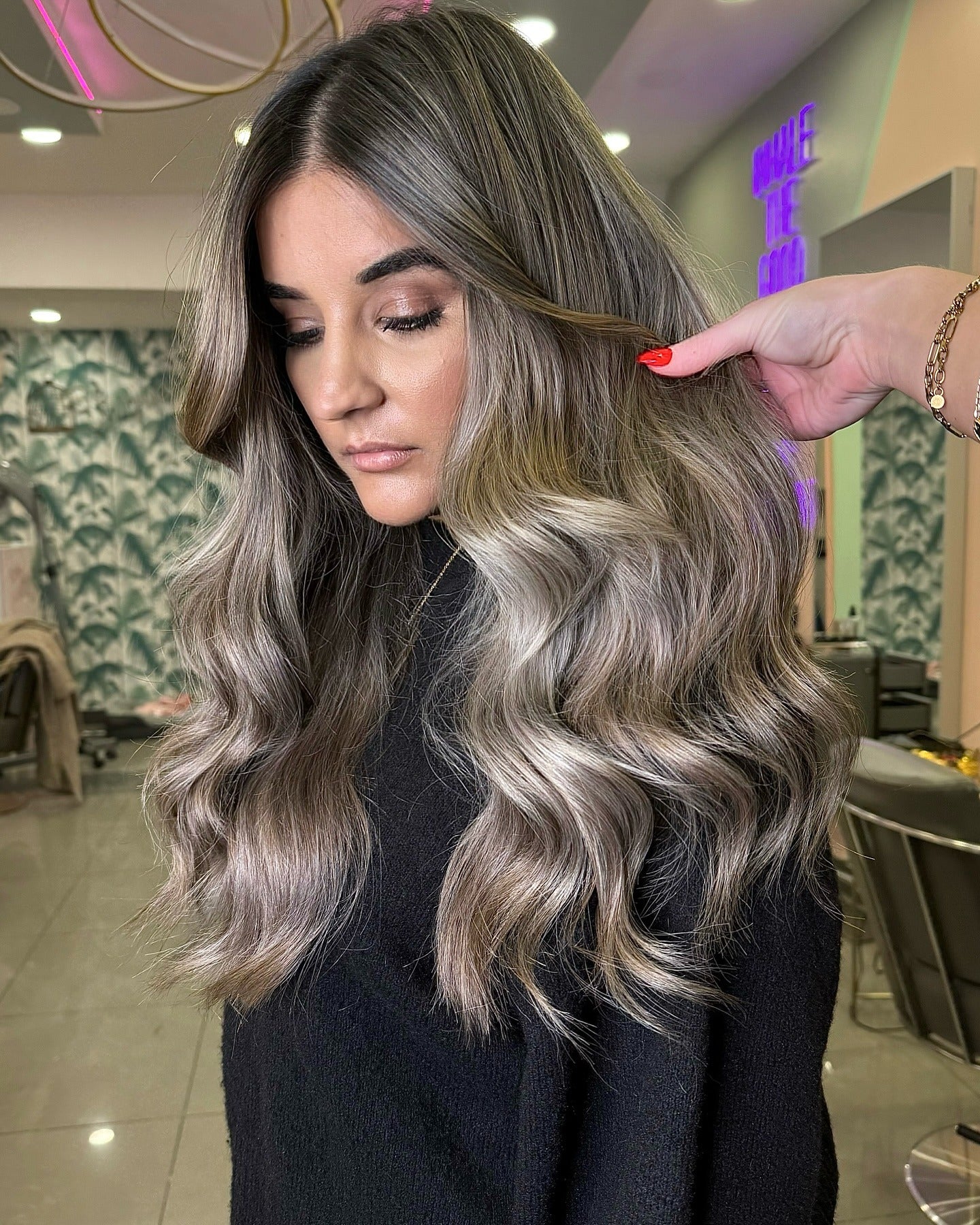7. Champagner -Aschenbalayage auf kurzen Schichten (Ascheblonde Balayage)