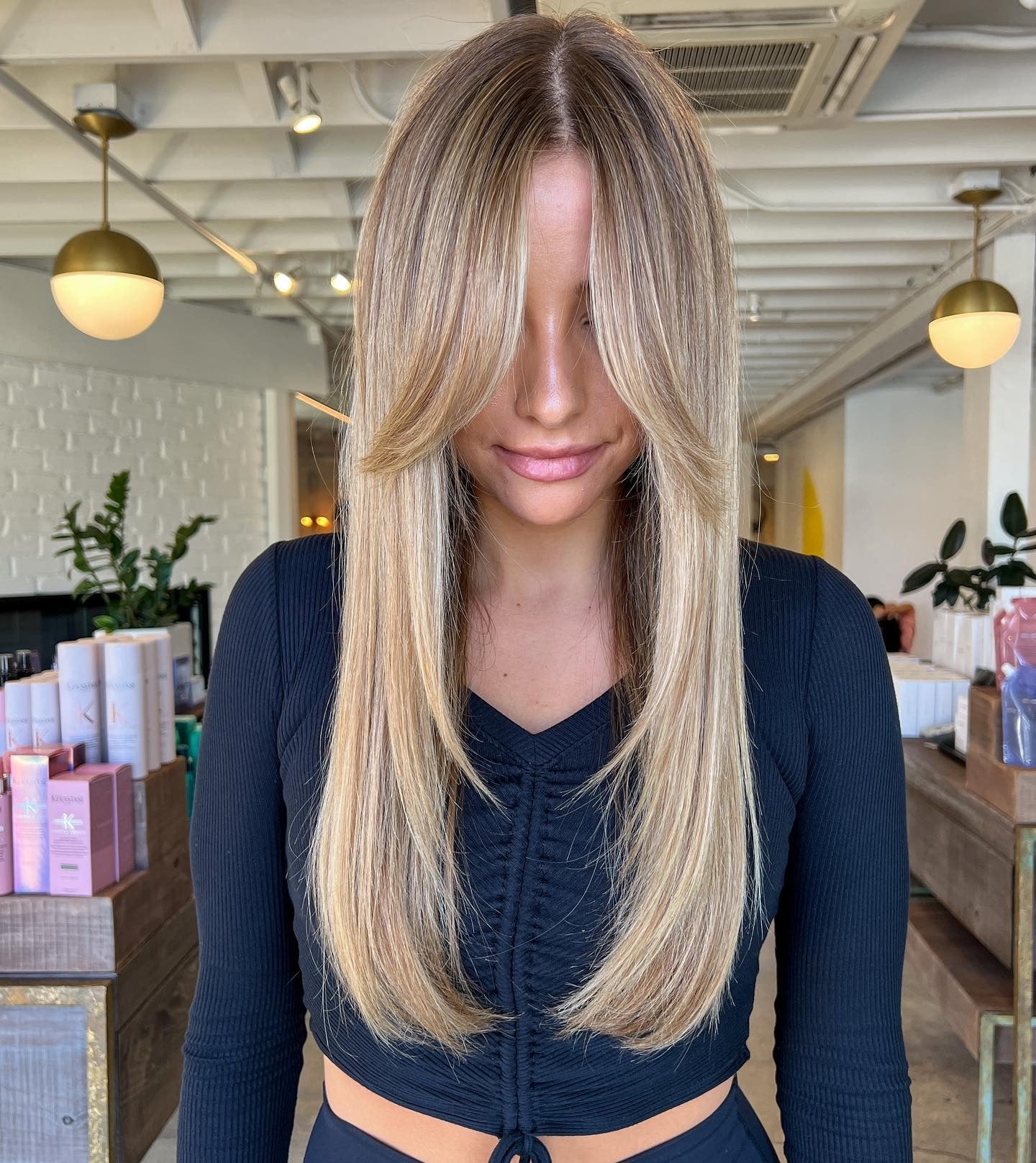 7. Dimensional Dirty Blonde Lob mit losen Wellen (schmutzige blonde Haarfarbe)
