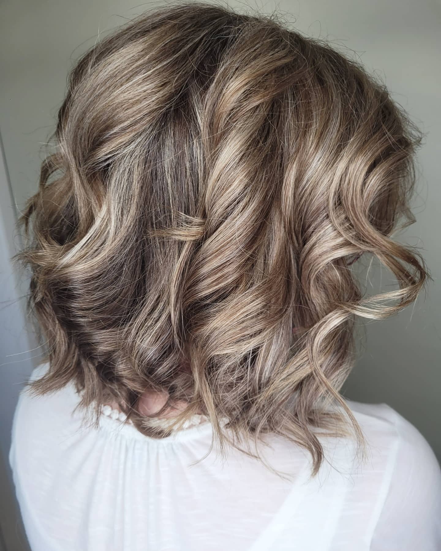 7. Dimensionaler Mokka-Bob mit definierten Wellen (Long Layered Bob)