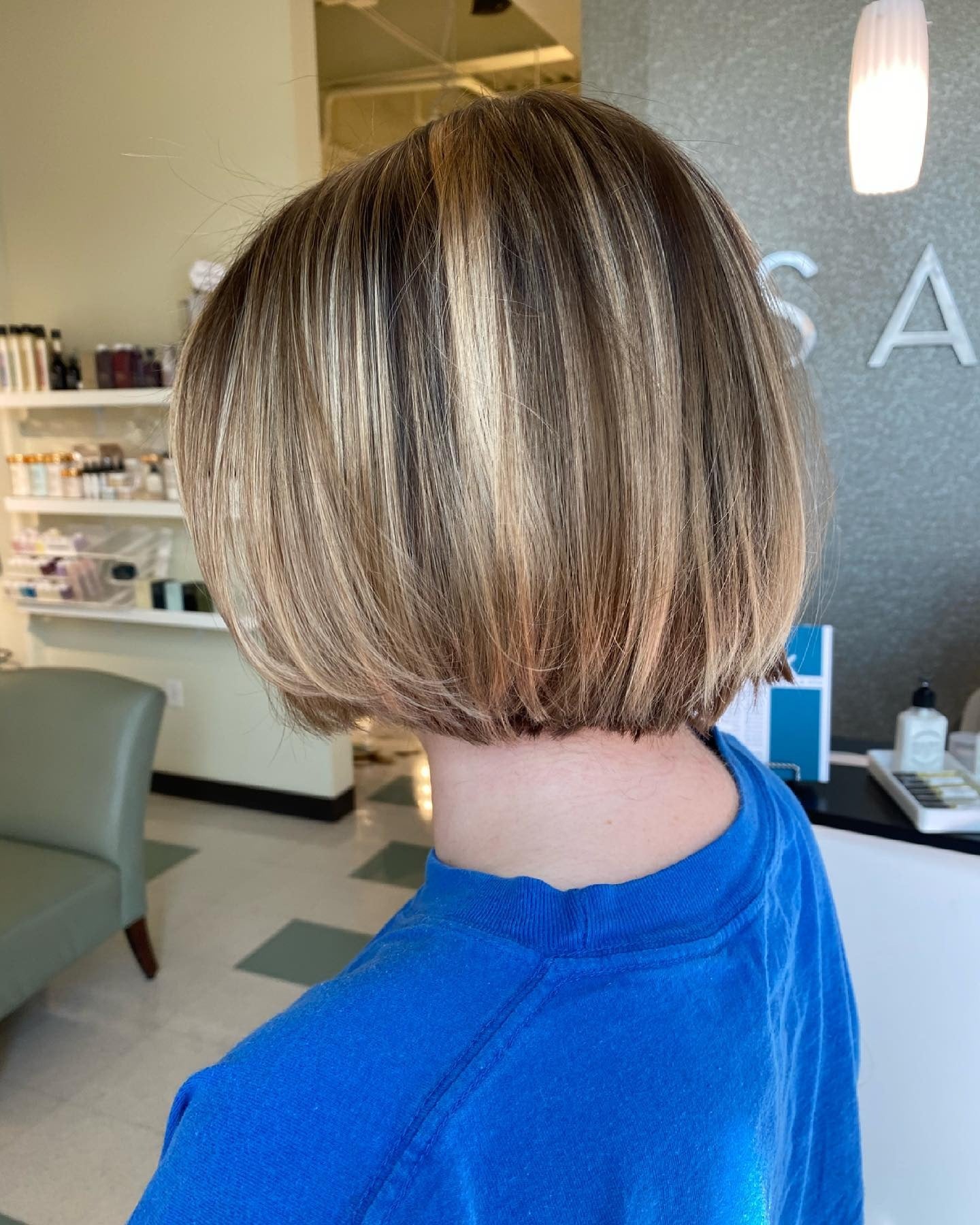 7. Leichte Brünette Bob mit natürlicher Dimension (Kinnlänge Bob)