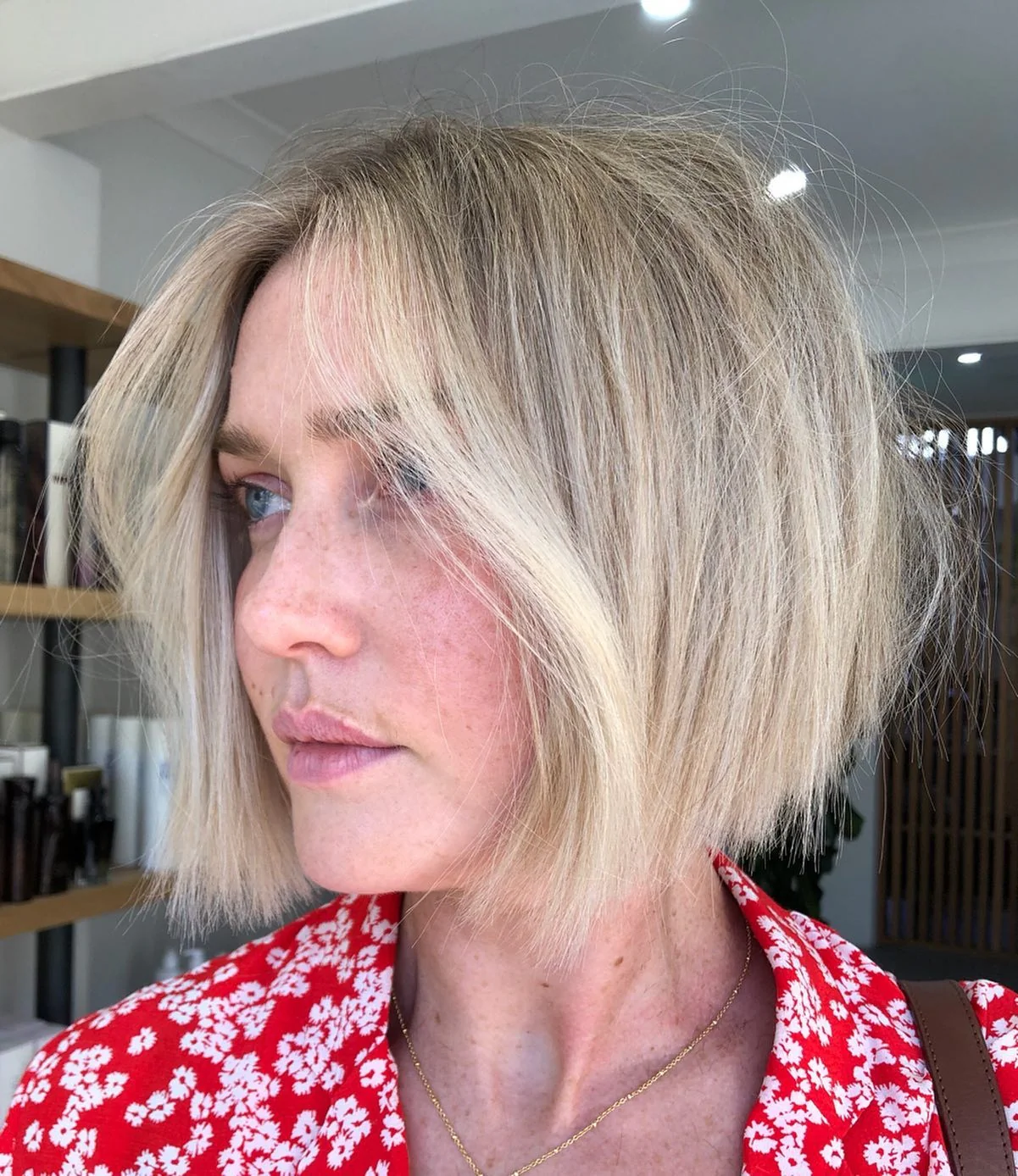 7. Entspannter kurzer Bob mit sanftem Aschblond (kurzes Bob-Haar)