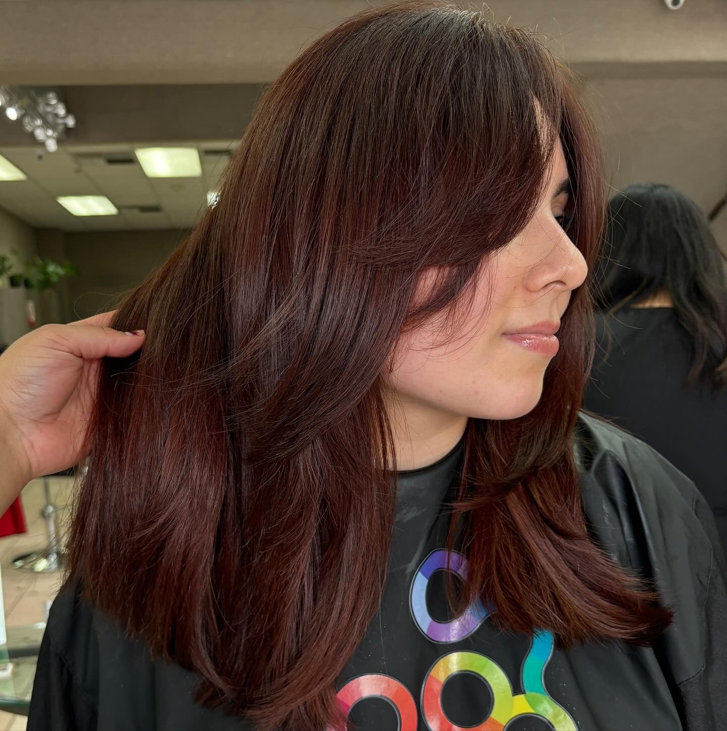 7. Reicher Mahagoni Auburn mit Gesichtsschichten (dunkler Auburn Haarfarbe)