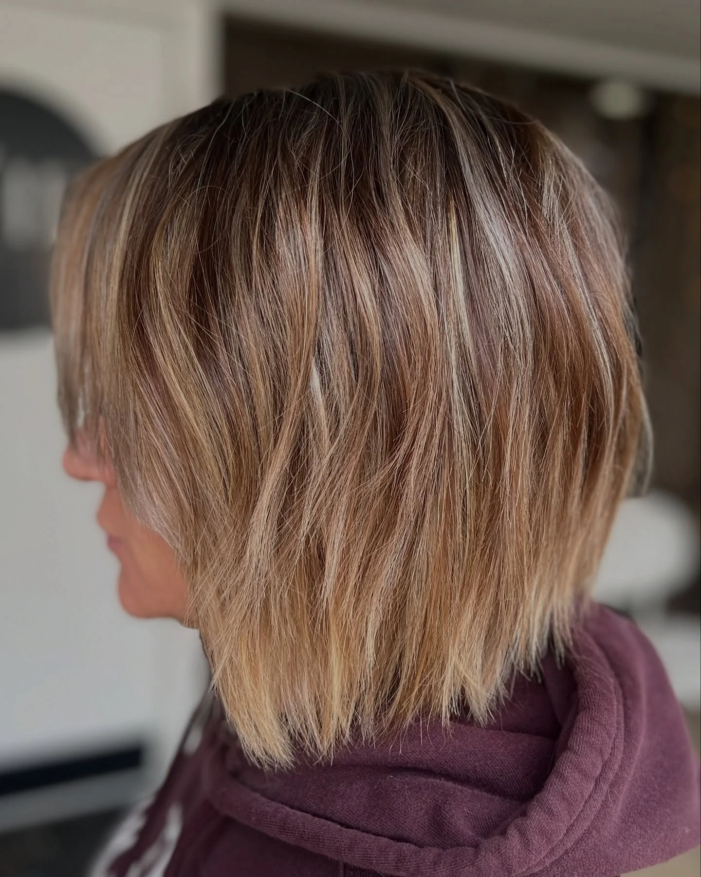 7. Rooted Ash Blonde Choppy Bob (Choppy Bob Frisuren)