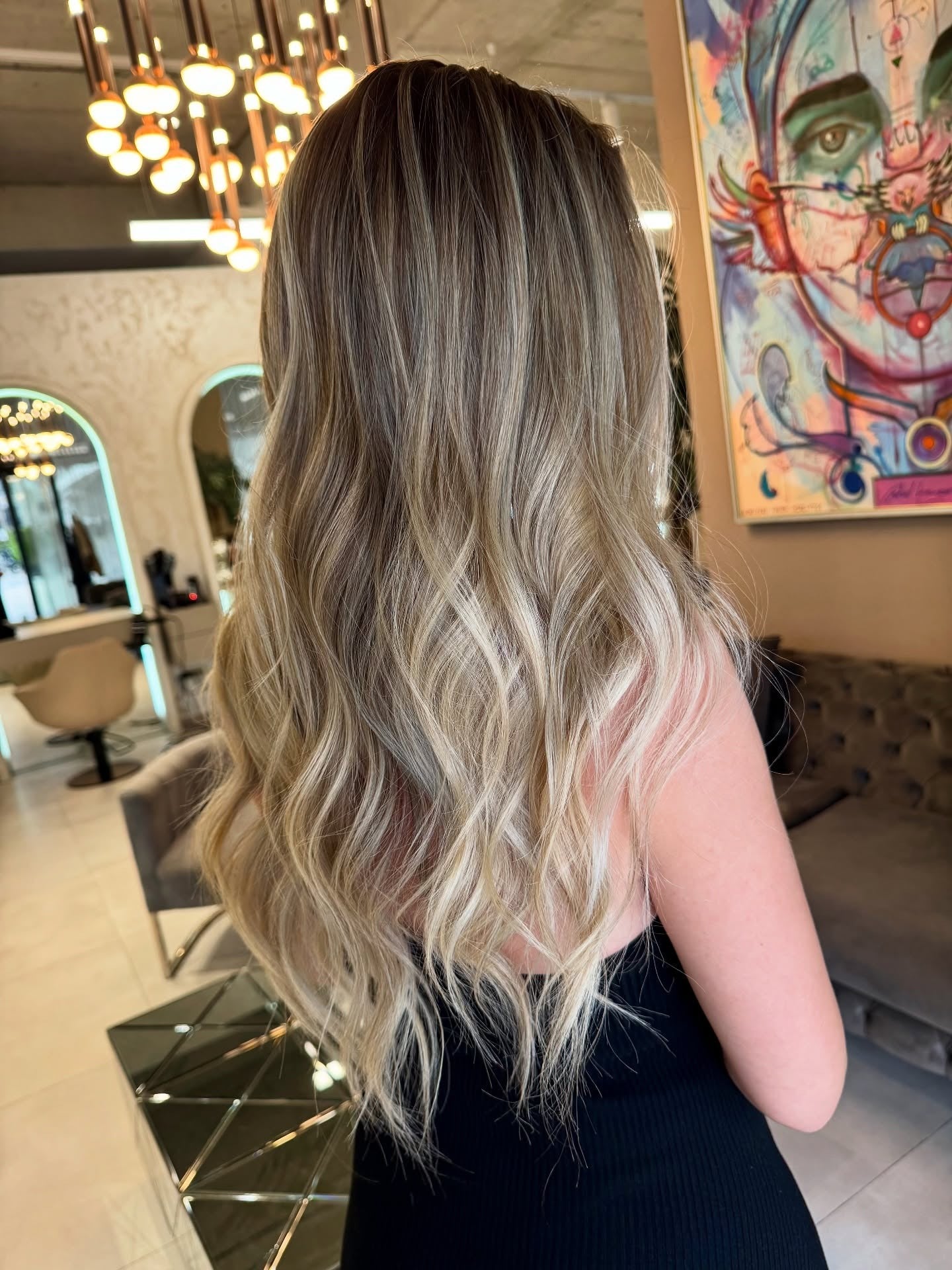 7. verwurzelte Vanilleblondik mit Gesichtsschichten (Blonde hebt die Haarfarbe hervor)