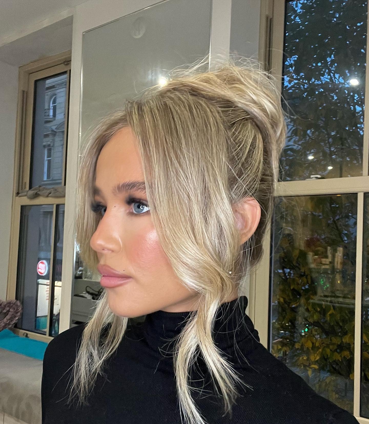 7. Softes Gesichtsaufhahnung-Beige Blonde (Frisuren der 90er Jahre)