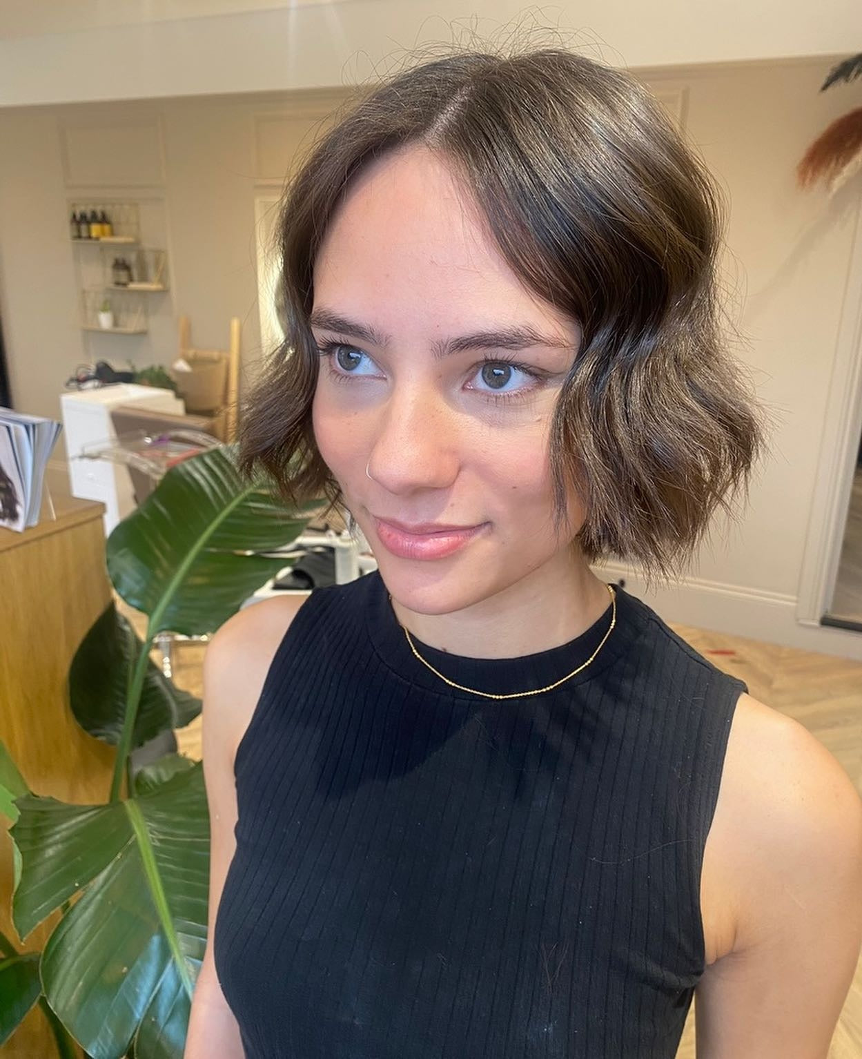 7. Wavy Bob mit Mitte Teil (Frisuren der Chic-Länge)