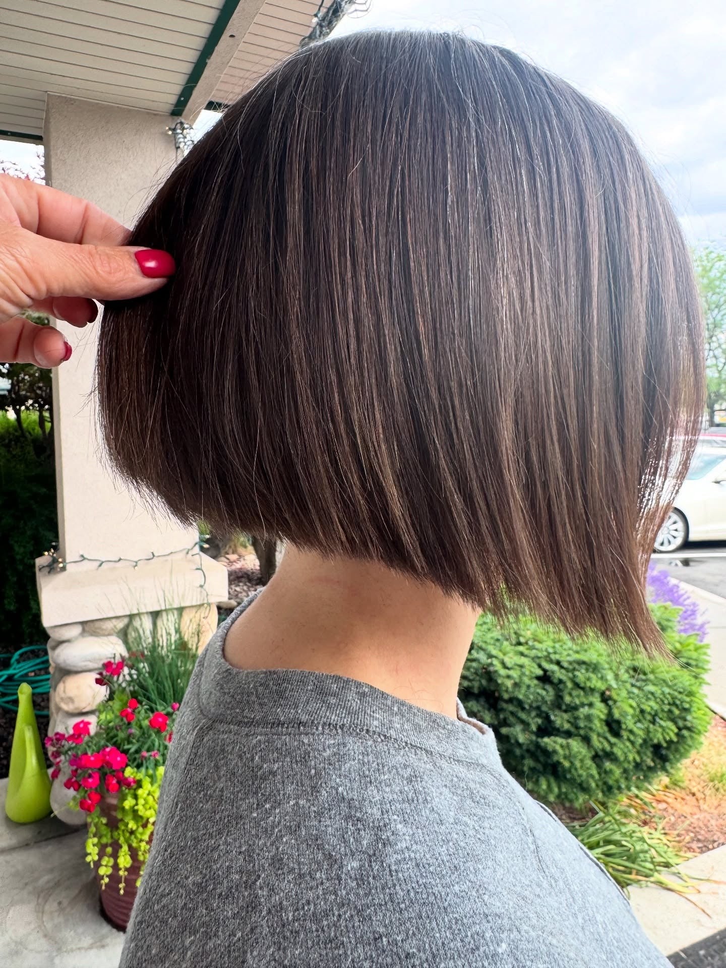 8. Blunt Chin-Länge Blonde Bob (abgewinkelte Bob-Frisuren)