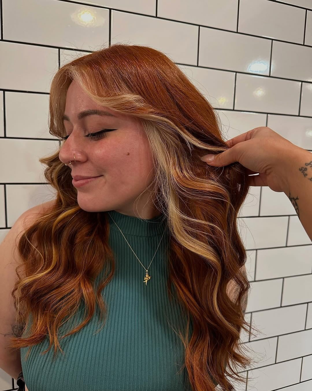 8. Kupfer mit Karamell- und Platinakzenten (Kupferhaar mit Höhepunkten)
