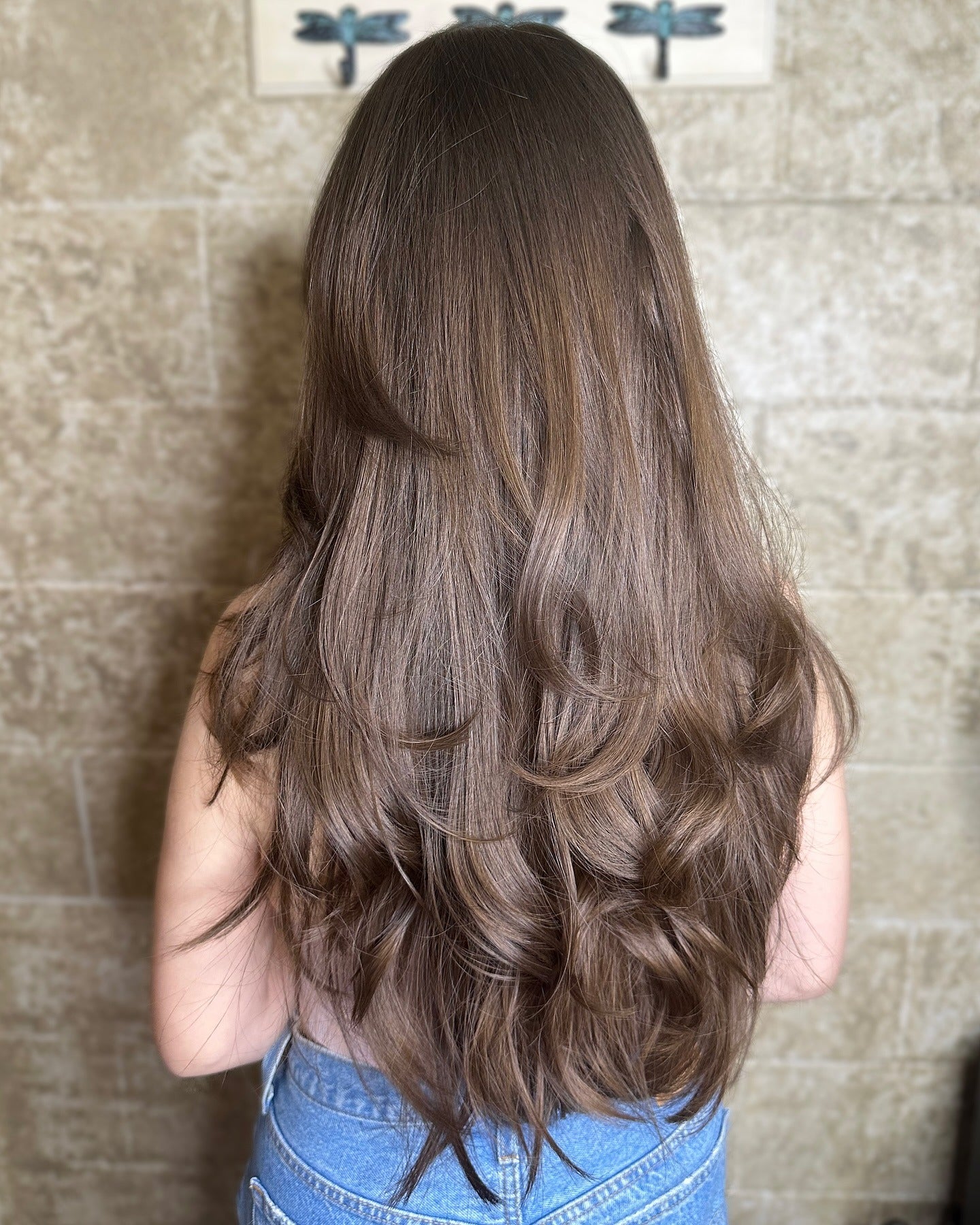 8. kastanienbraune Schichten mit natürlicher Sprung (geschichtete Frisuren)