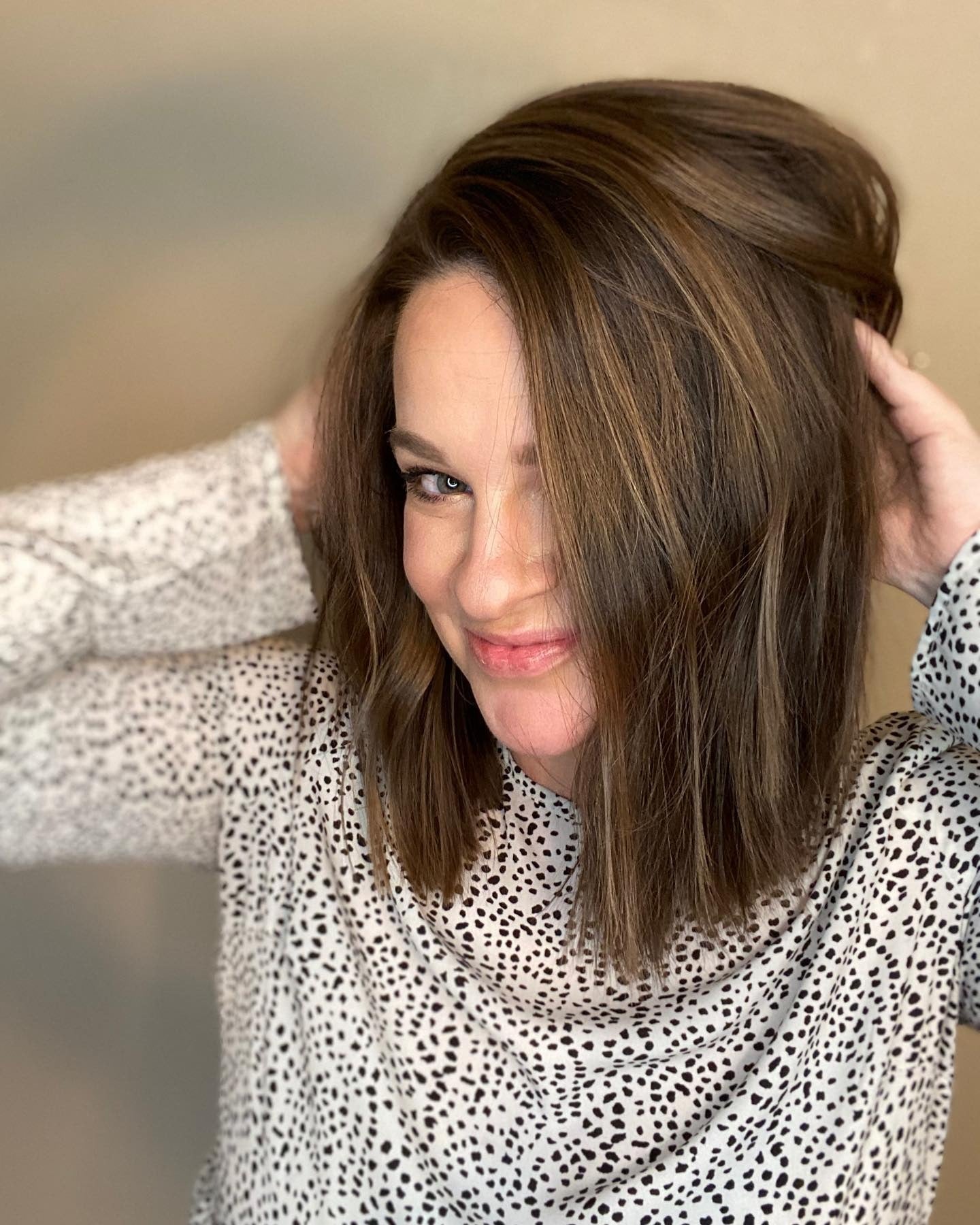 8. Kastanienbraun -Lob mit Lautstärkerei (Lob Frisuren)