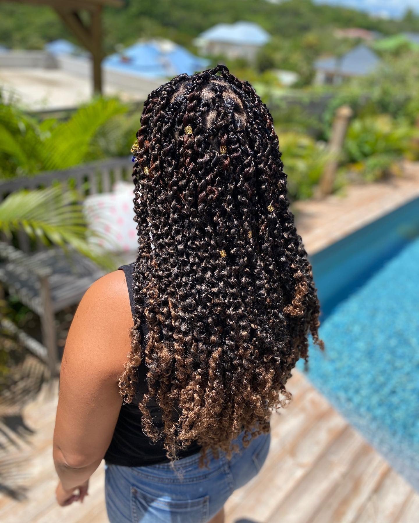 8. Curly Twists mit Ombre Enden (Twist Braid Frisuren)