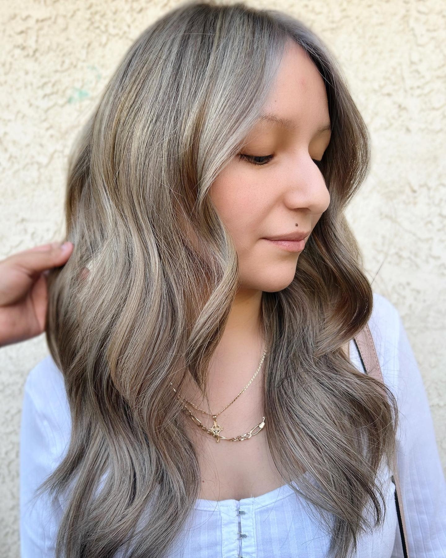 8. Vorhang Pony mit neutraler schmutziger Blondine (schmutzige blonde Haarfarbe)