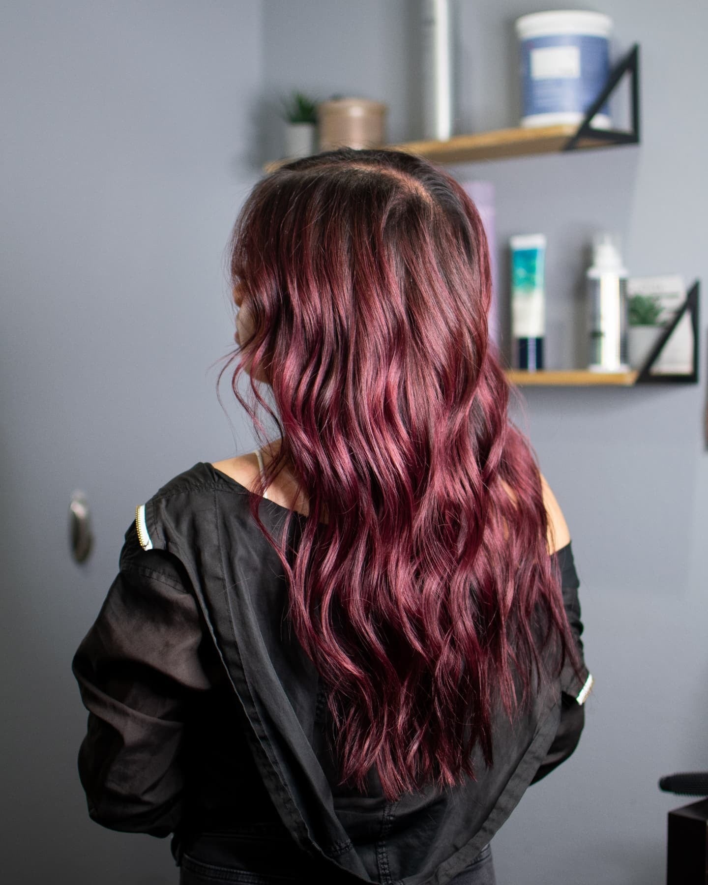 8. Maulbeerglanzwellen mit natürlicher Fluss (dunkelrote Haarfarbe)