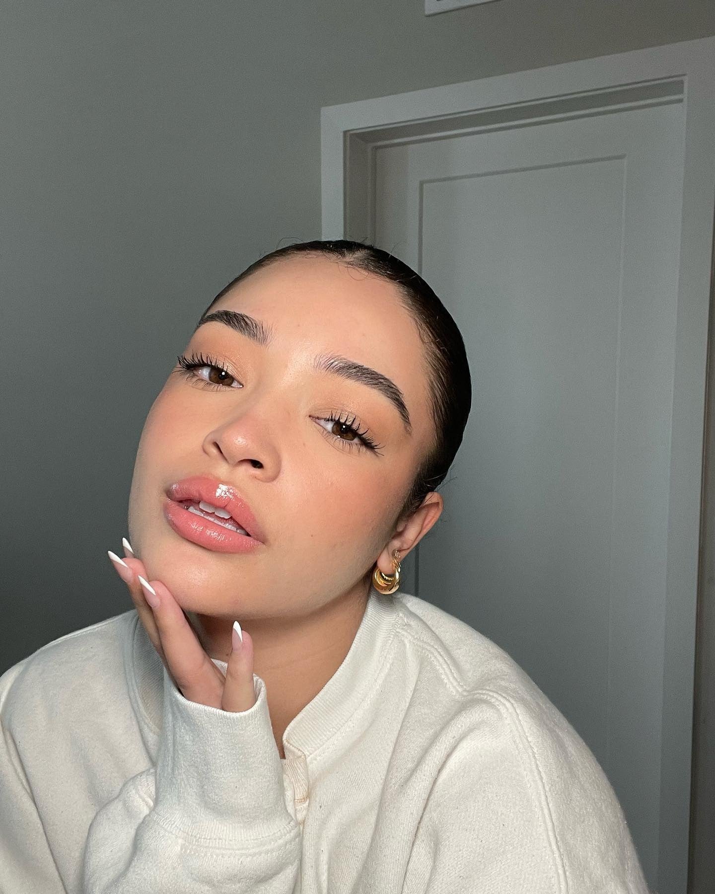 8. Schlanker Rücken mit natürlichen schwarzen Glanz (Rückenfrisuren)