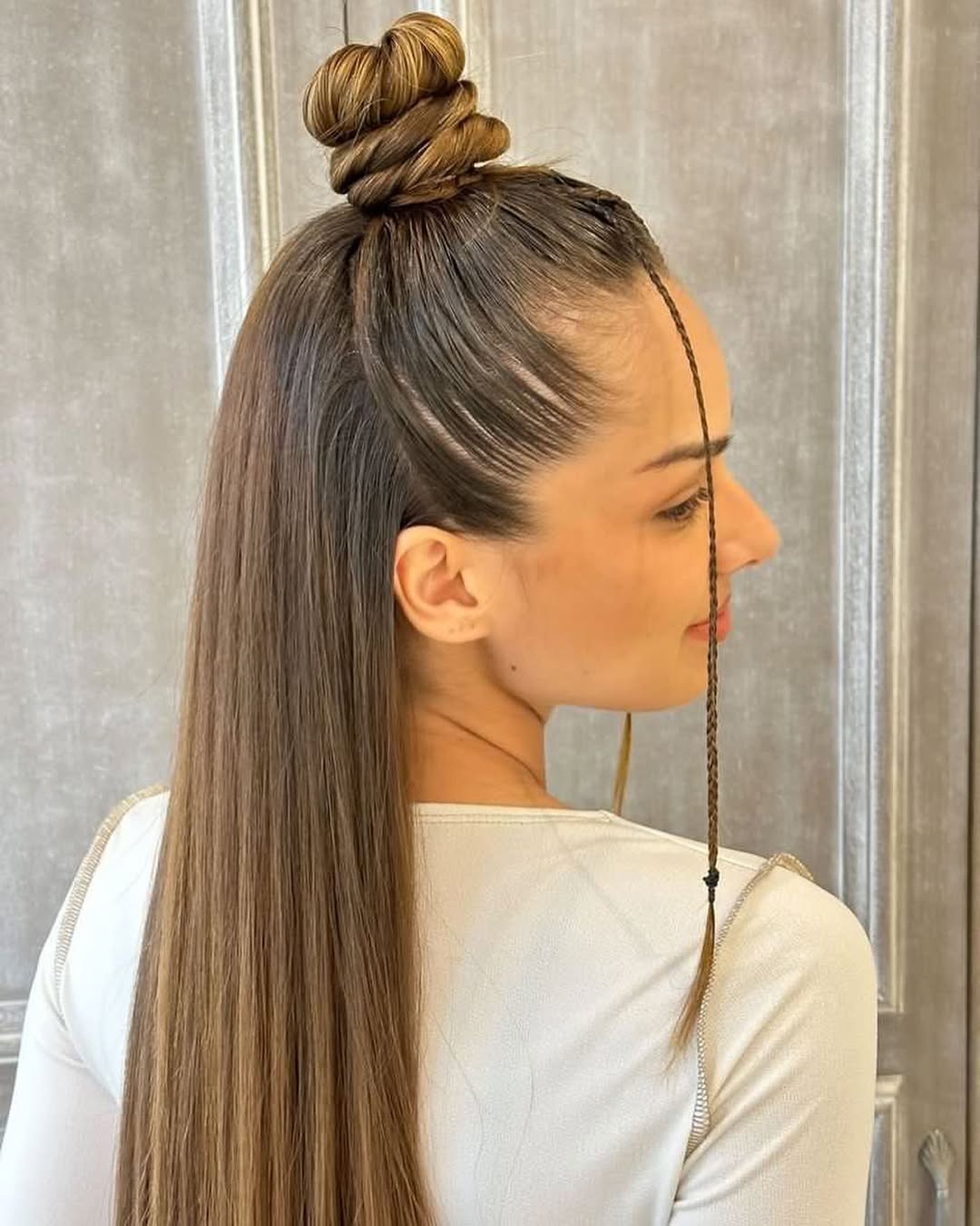 Half-up-Brötchen 2000er Frisur