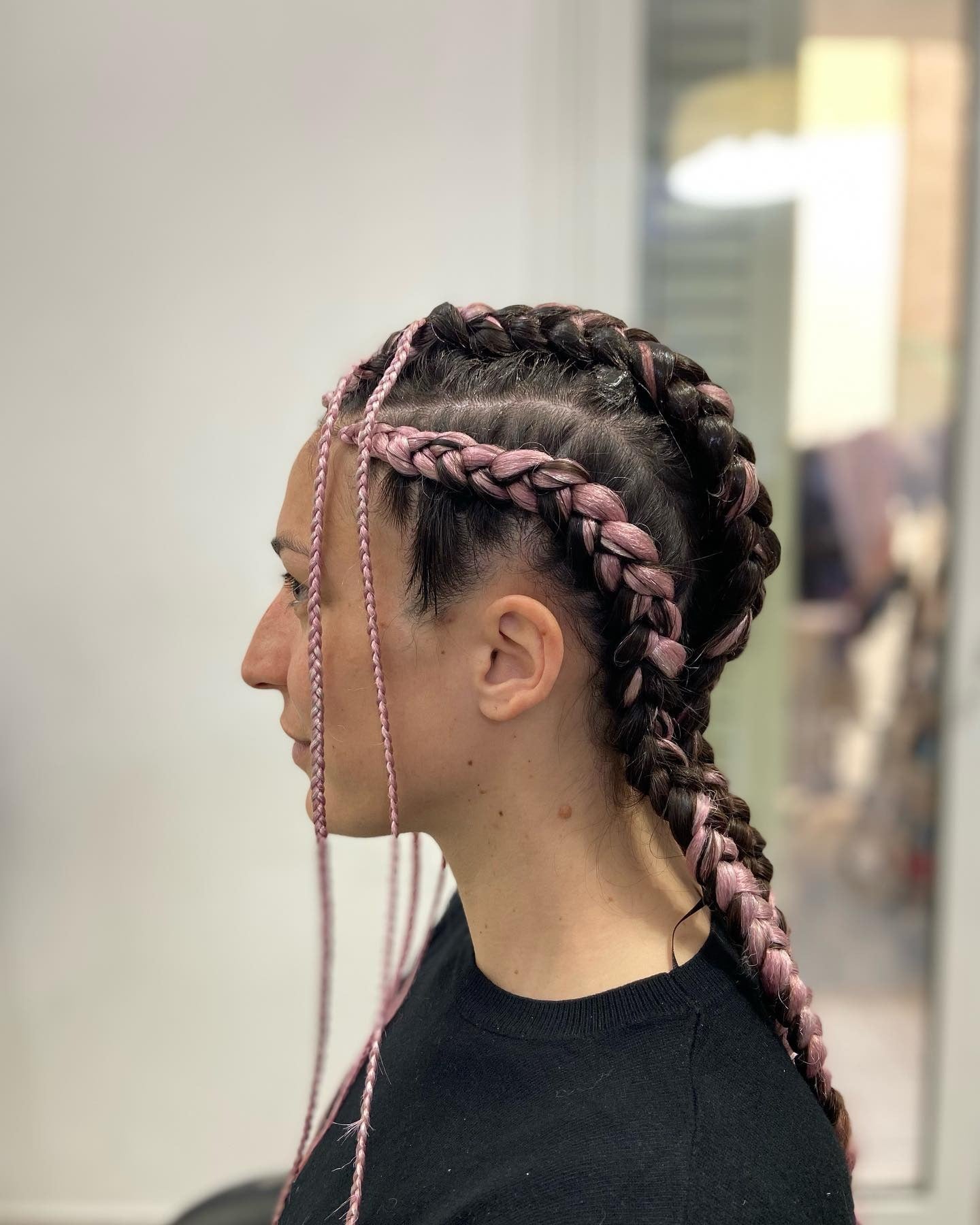 9. Cornrows mit rosa Highlights (Cornrow -Frisuren)