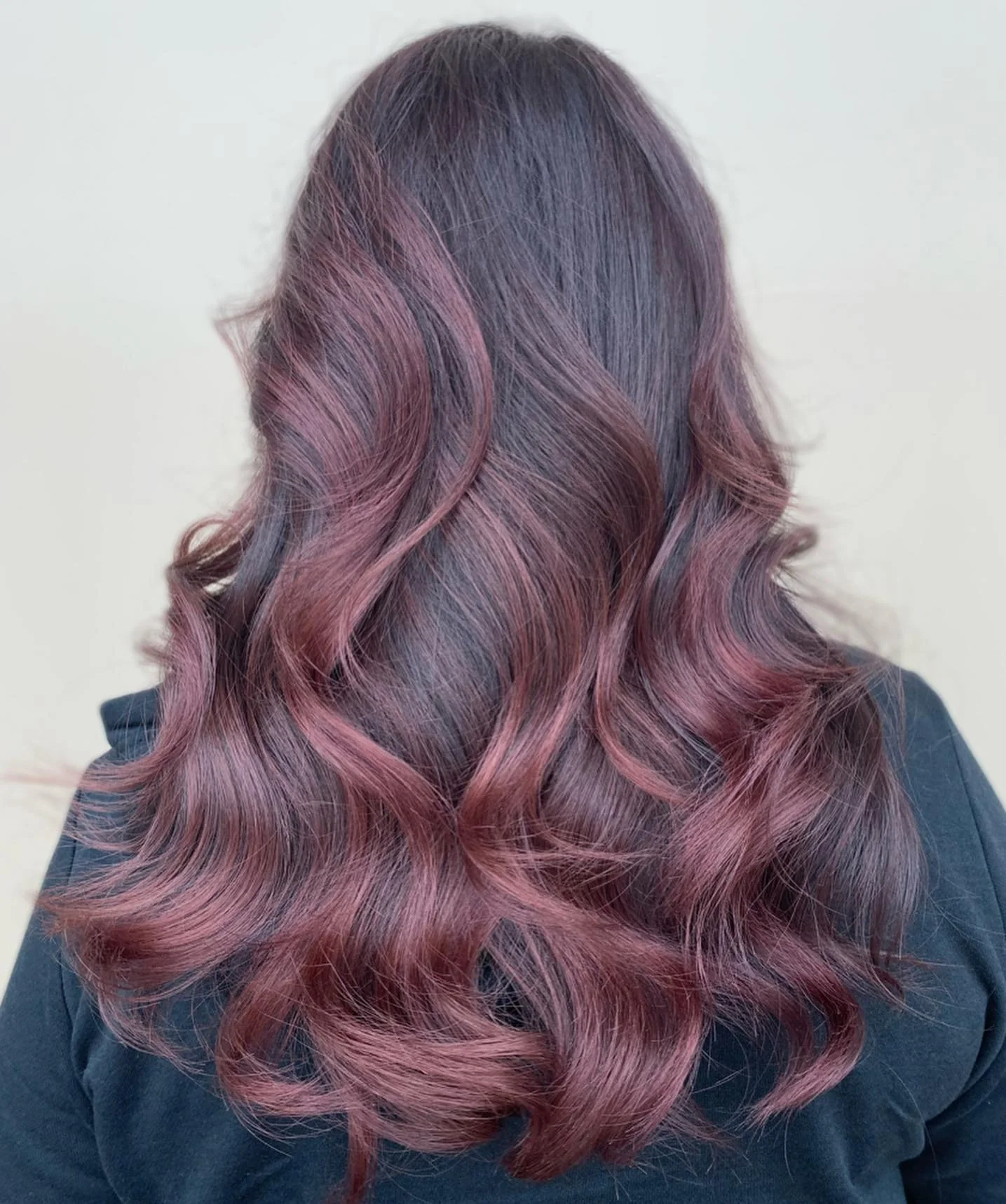9. Deep Violet Rose Glam (Rosenbraune Haarfarbe)