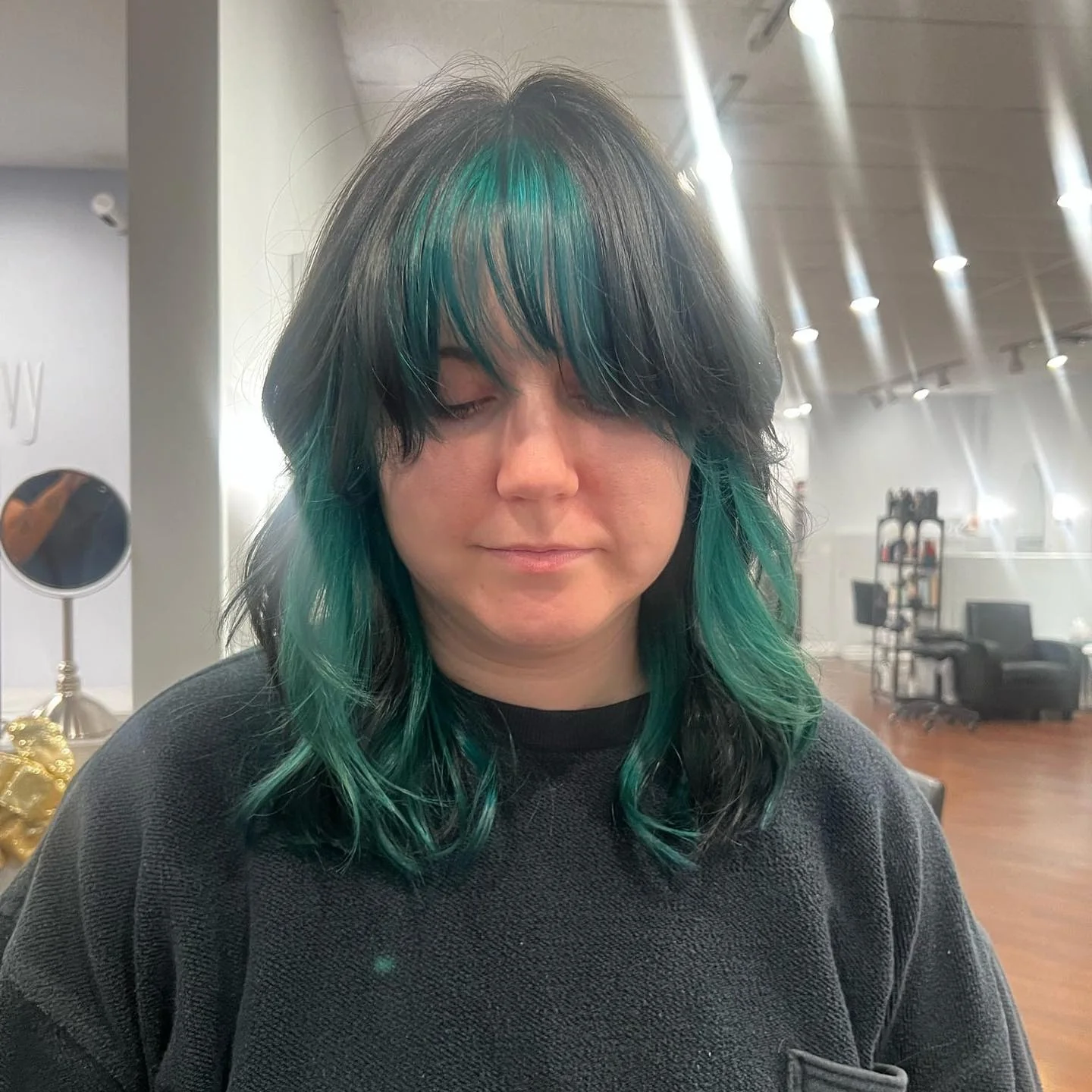 9. Emerald und Midnight Black Wolf Cut (Wolfshaarschnitt)