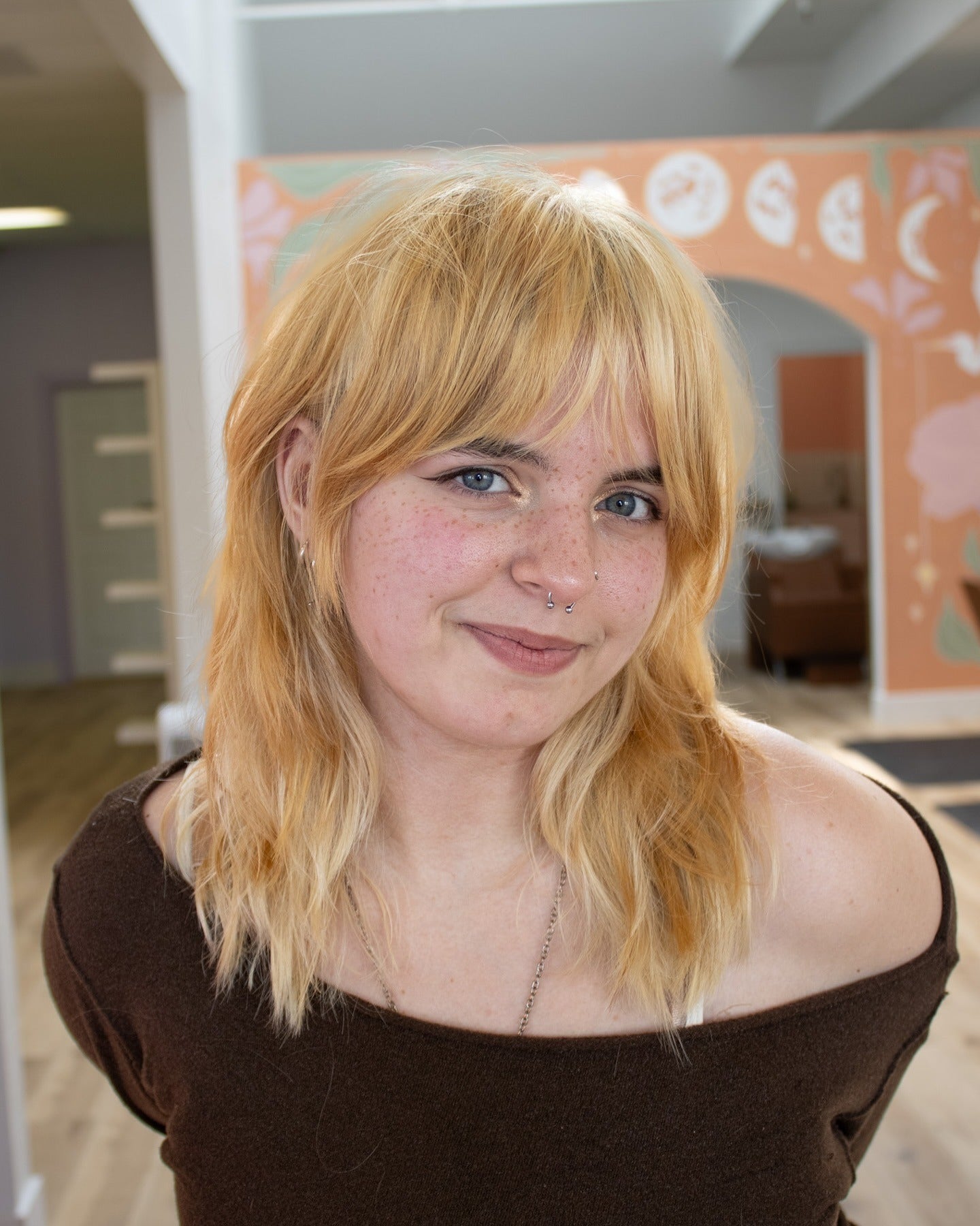 9. Golden Blonde Shag mit Gesichtsfaktoren (kurze Shag-Haarschnitte)